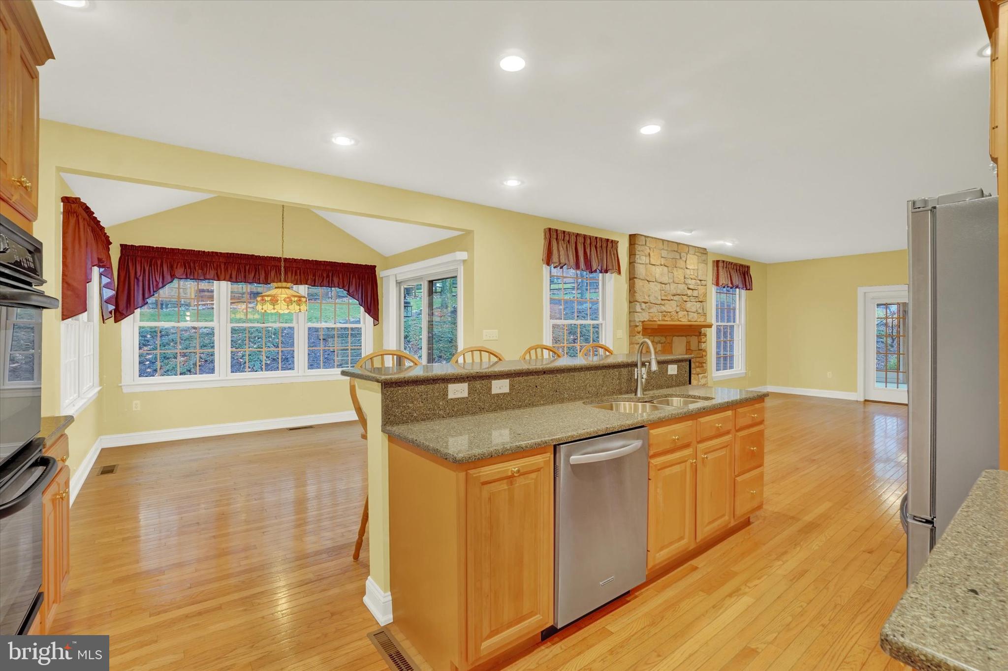 MOUNTAINDALE - Residential