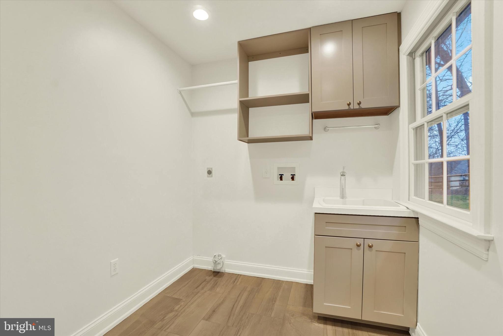 MOUNTAINDALE - Residential