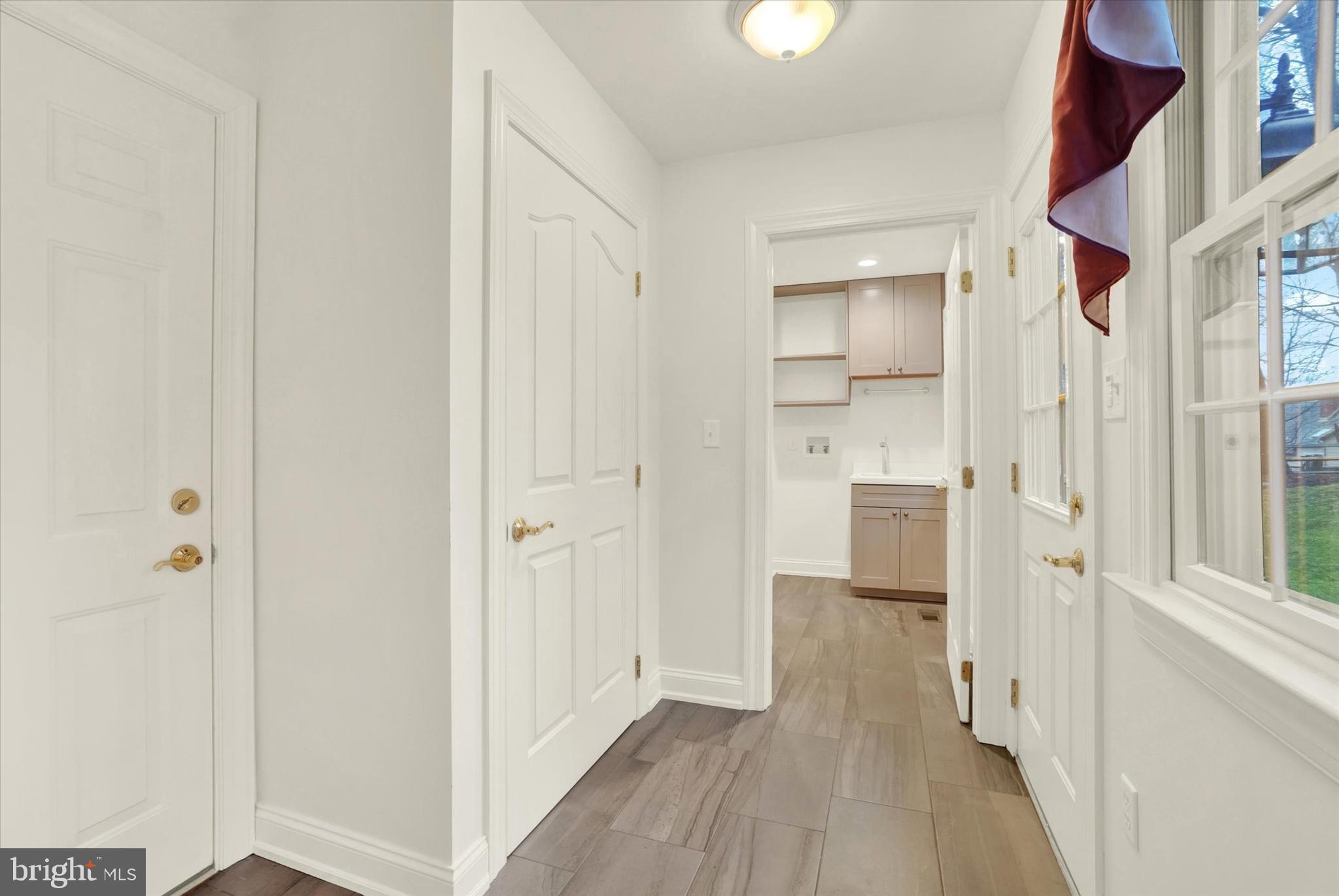 MOUNTAINDALE - Residential