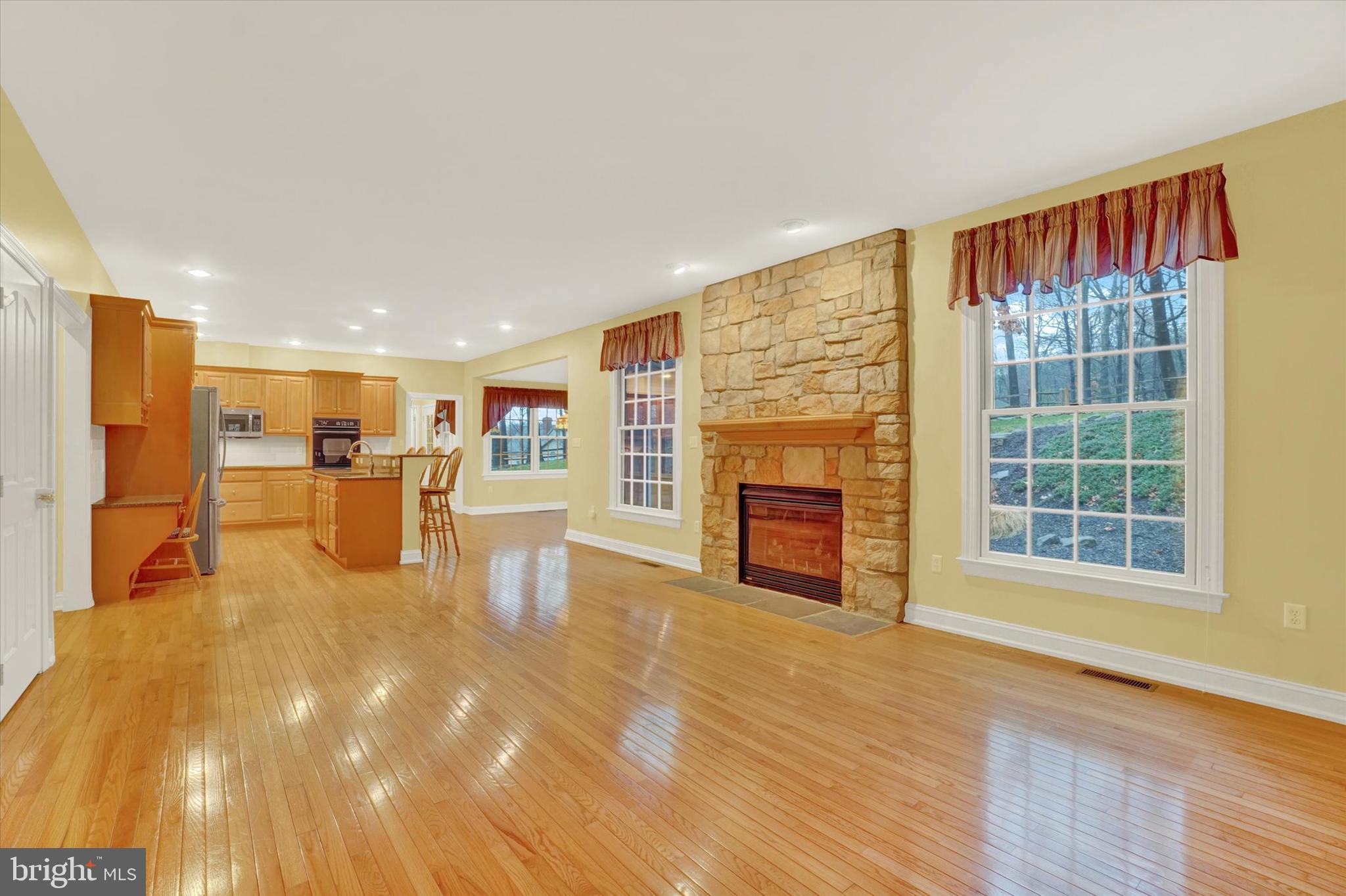 MOUNTAINDALE - Residential