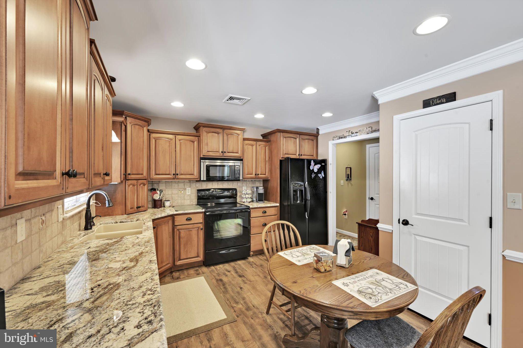 BROOKSHIRE - Residential