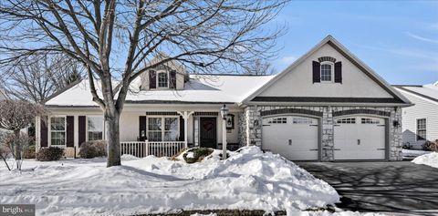 Homes For Sale - 820 Cambridge Drive<br/> MANHEIM, PA 17545