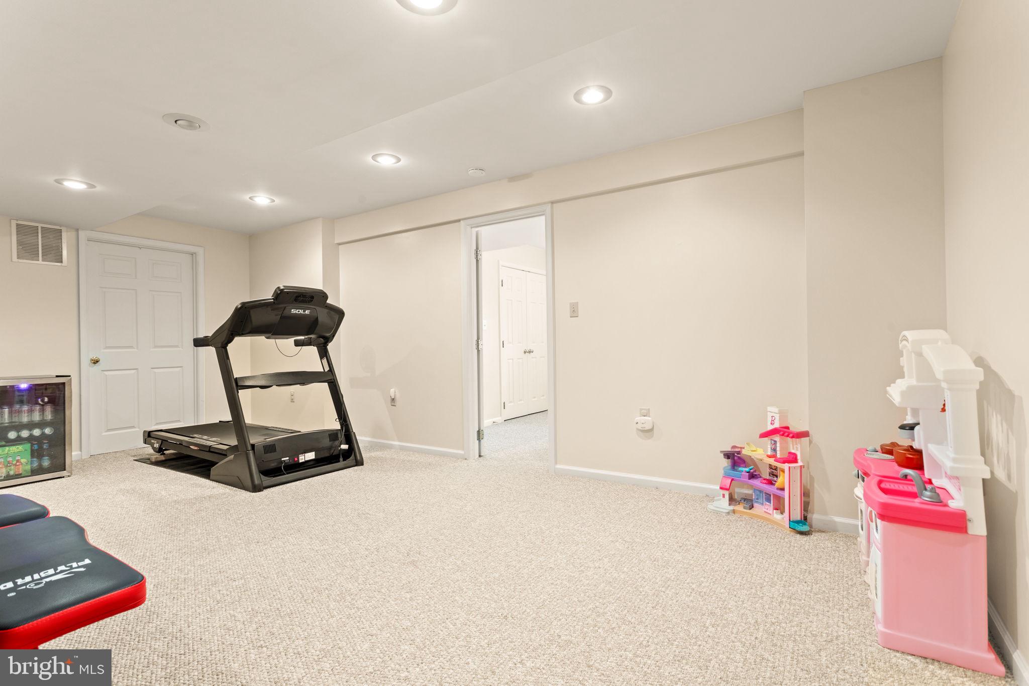 WELLINGTON TRACE - Residential