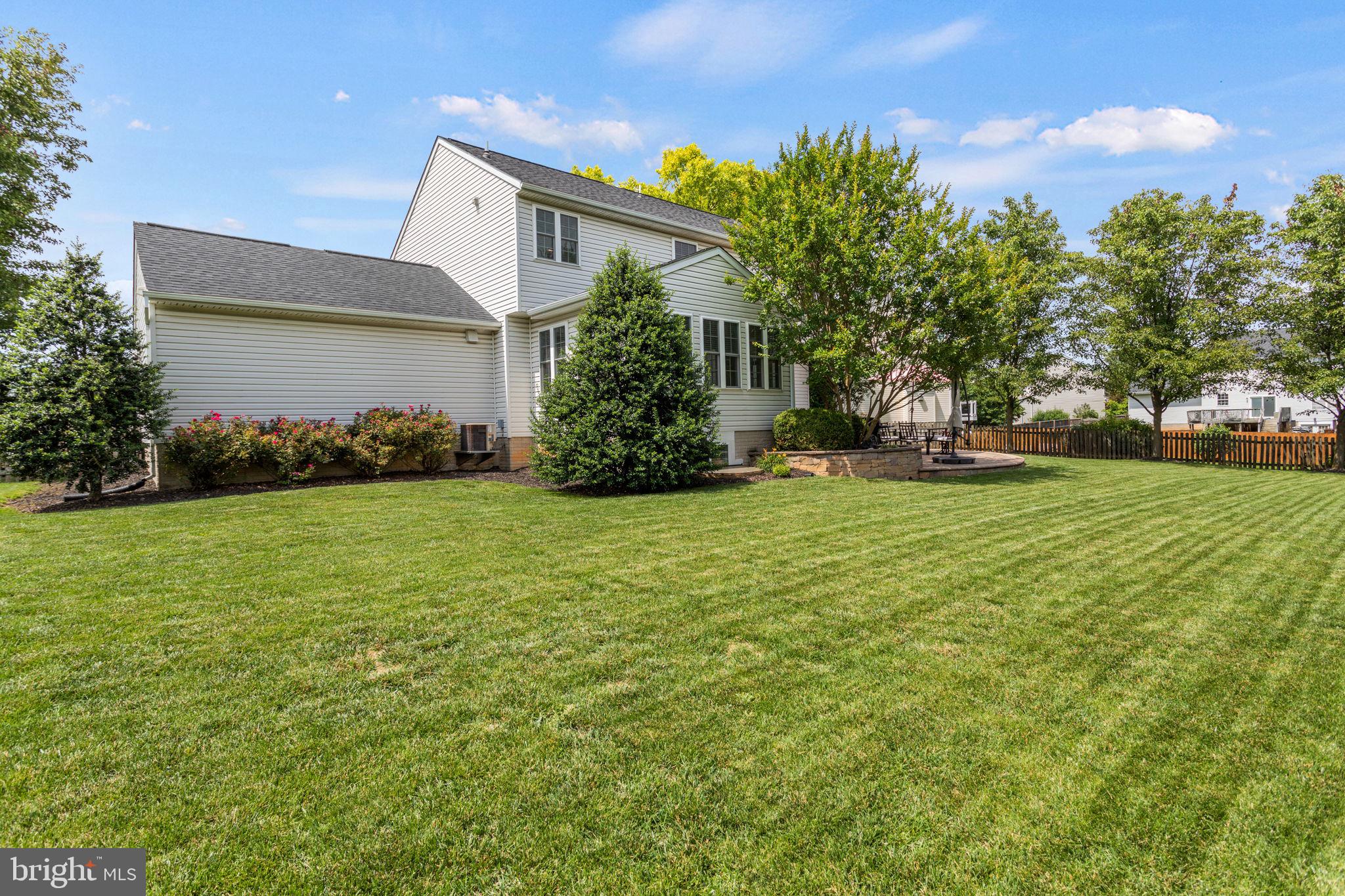 WELLINGTON TRACE - Residential