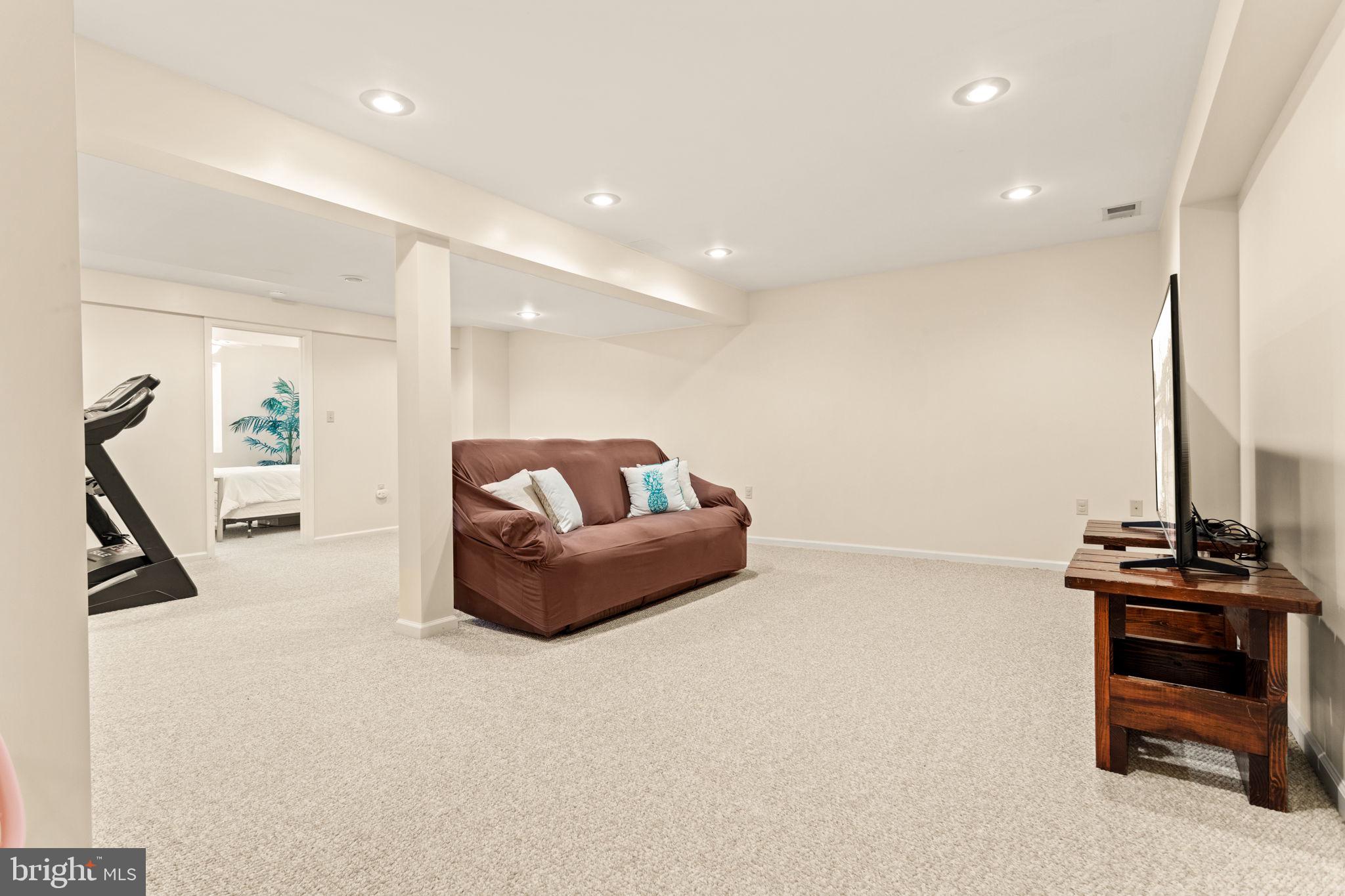 WELLINGTON TRACE - Residential