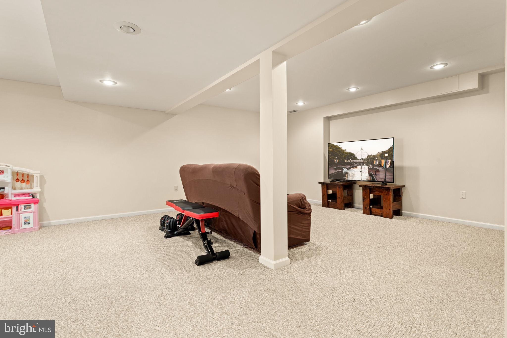 WELLINGTON TRACE - Residential