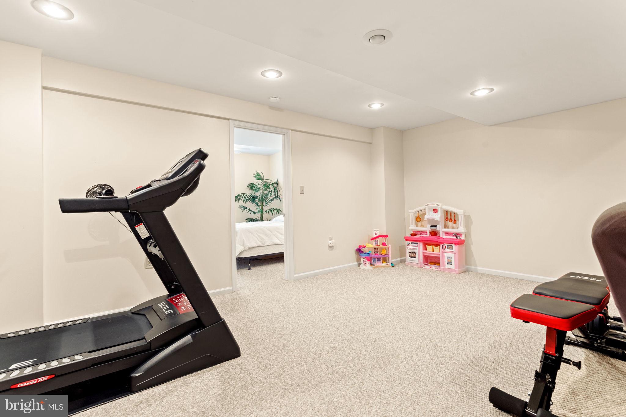 WELLINGTON TRACE - Residential