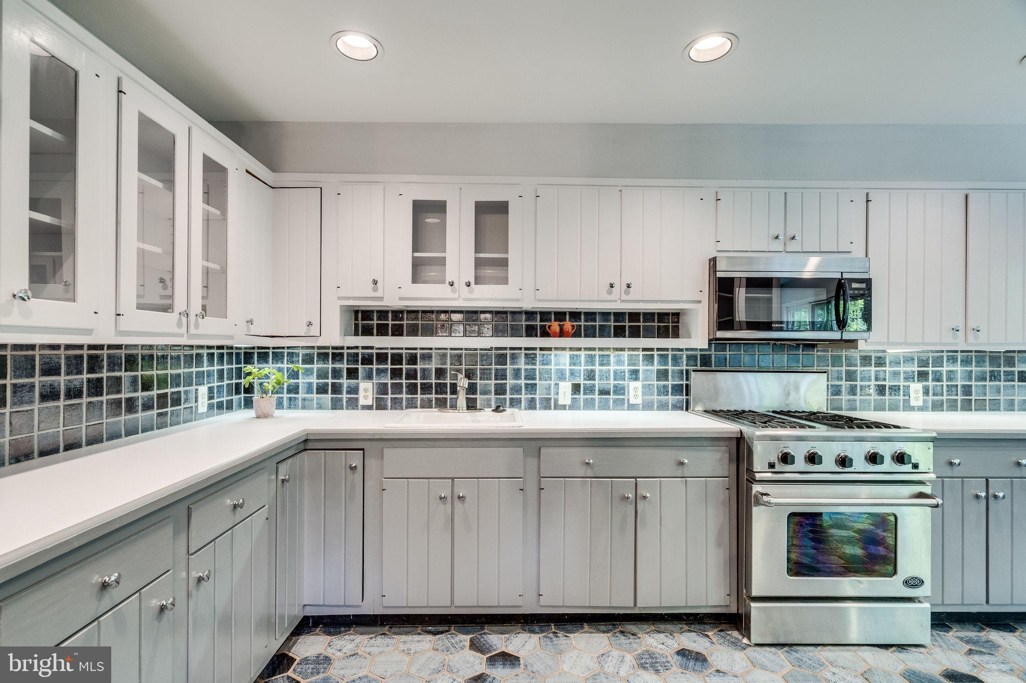 HYBLA VALLEY FARMS - Residential