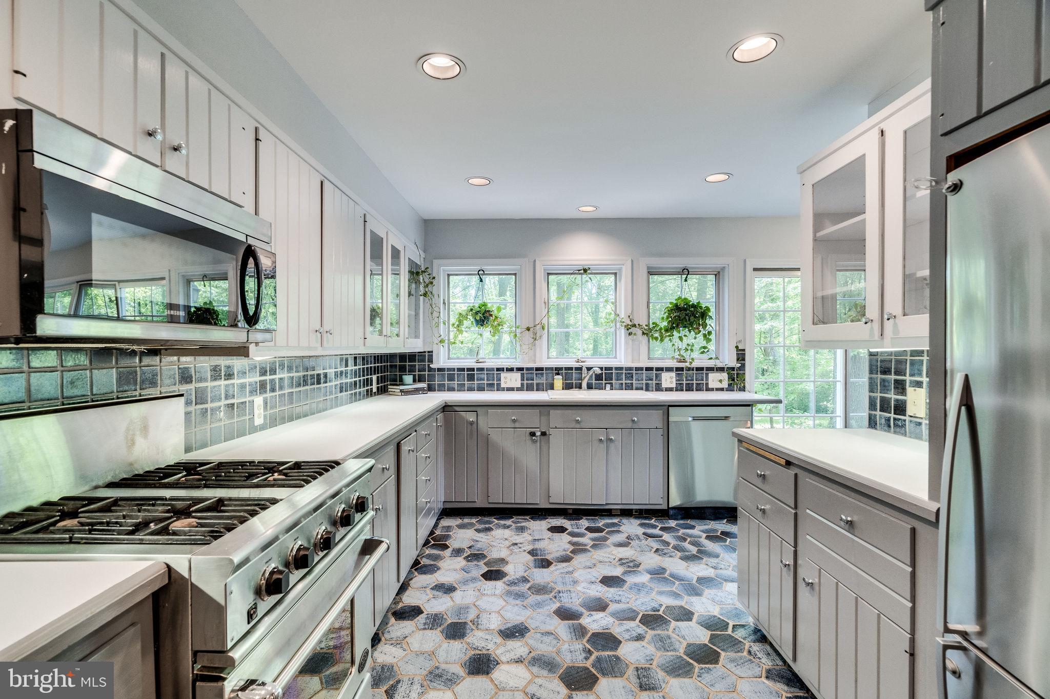 HYBLA VALLEY FARMS - Residential