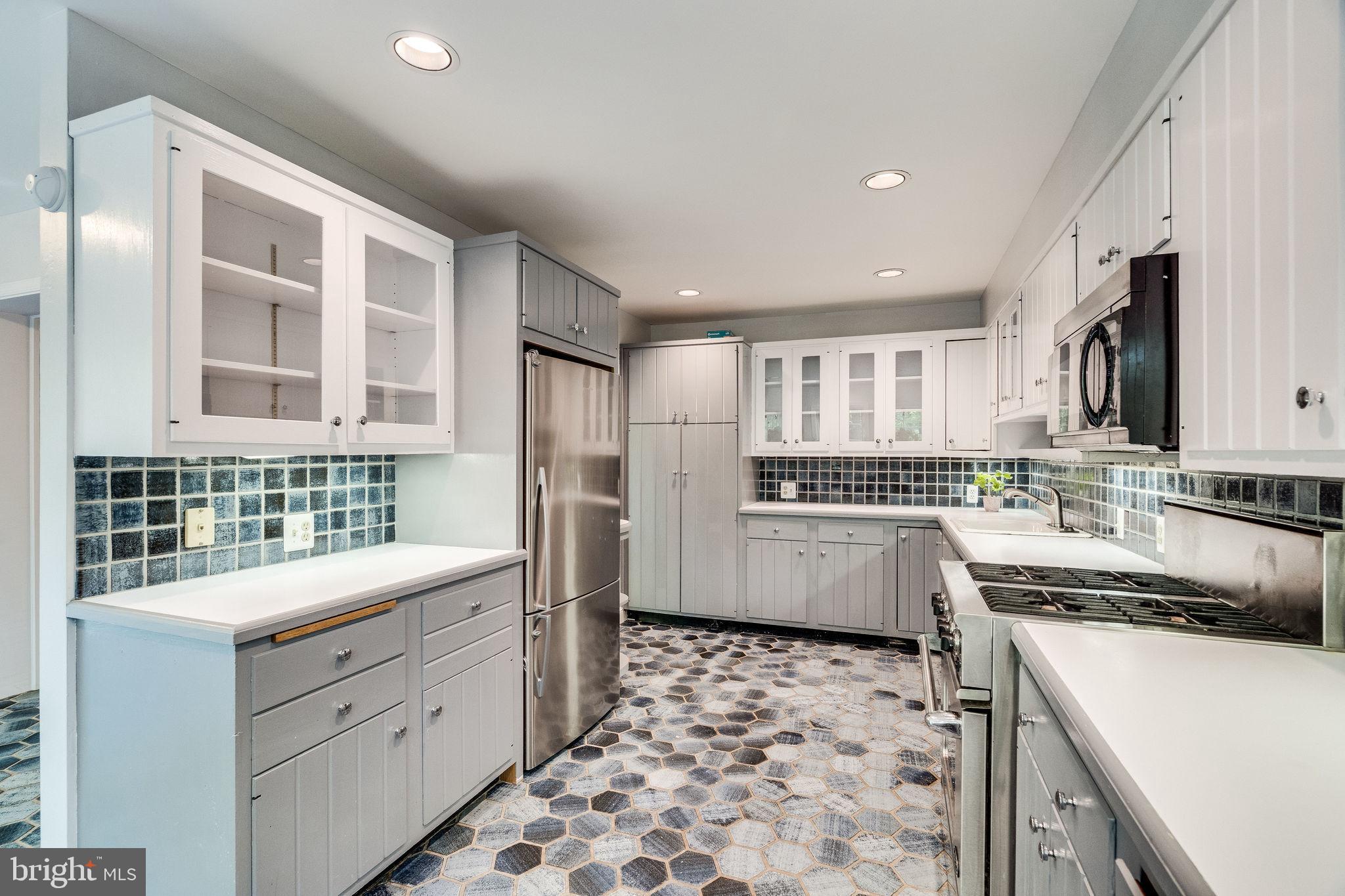 HYBLA VALLEY FARMS - Residential