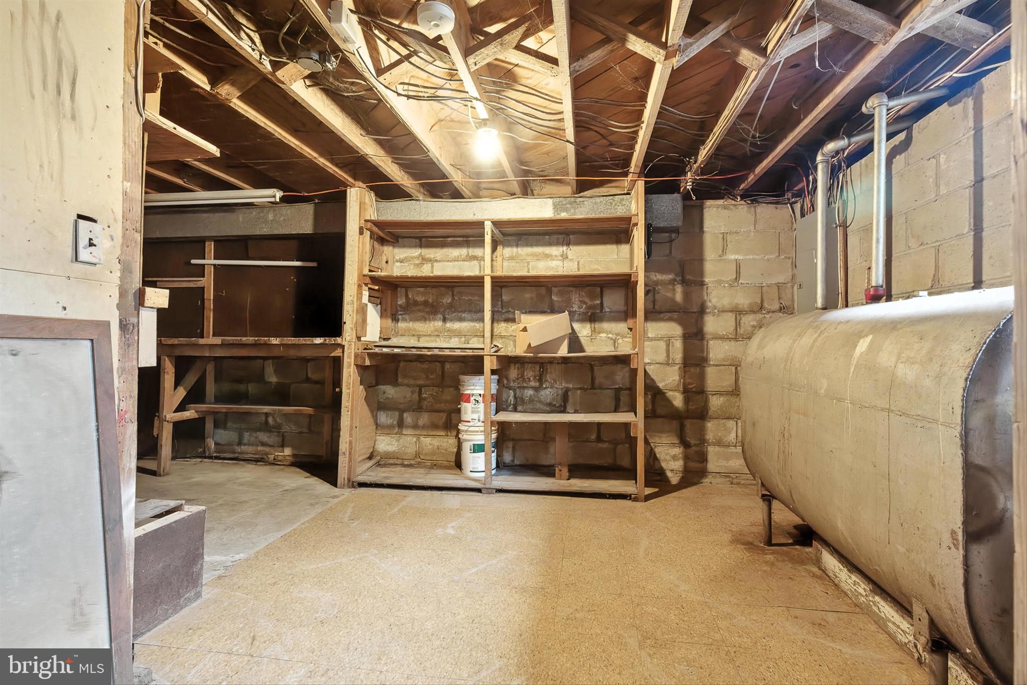 WINDSOR  MILL - Residential