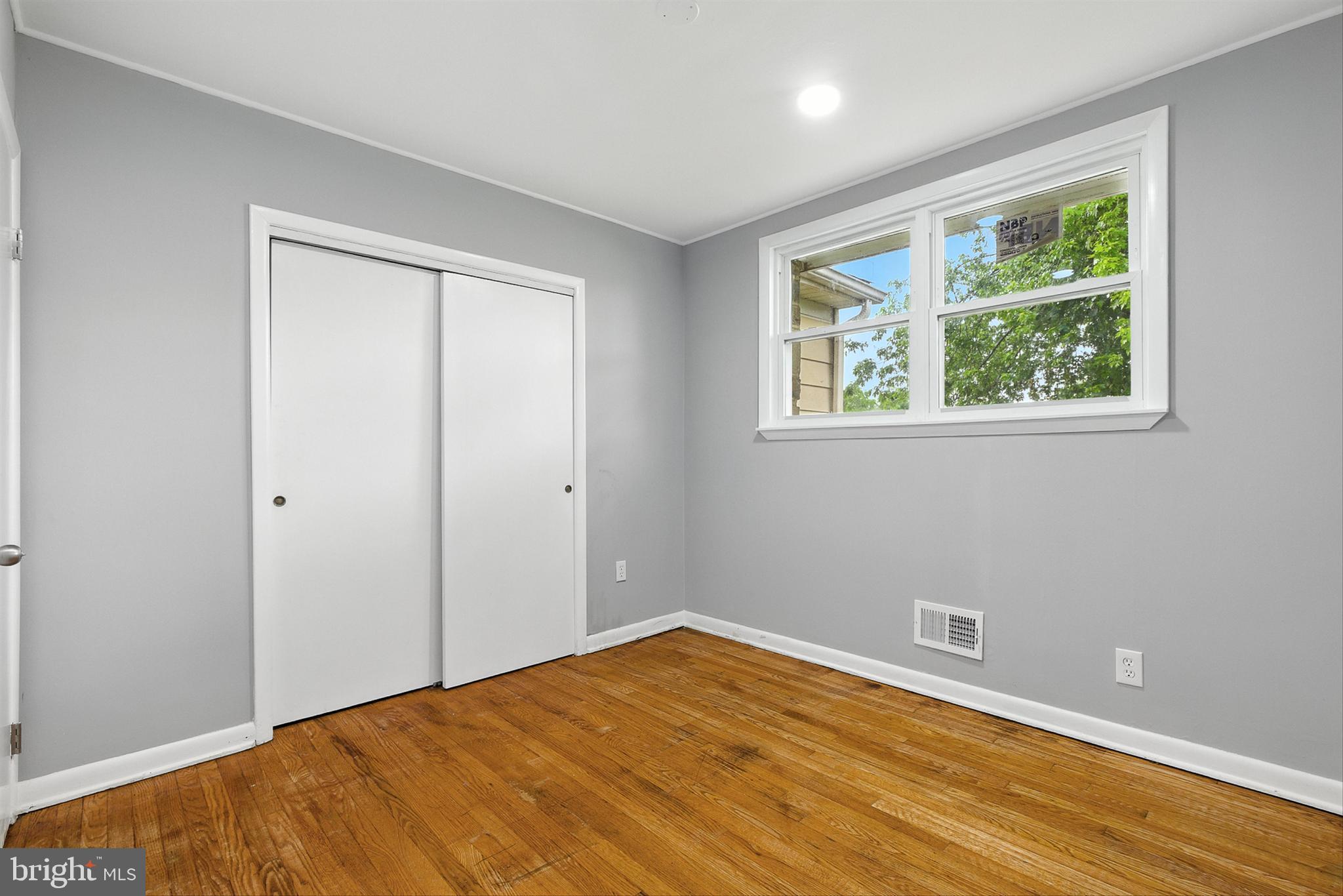 WINDSOR  MILL - Residential