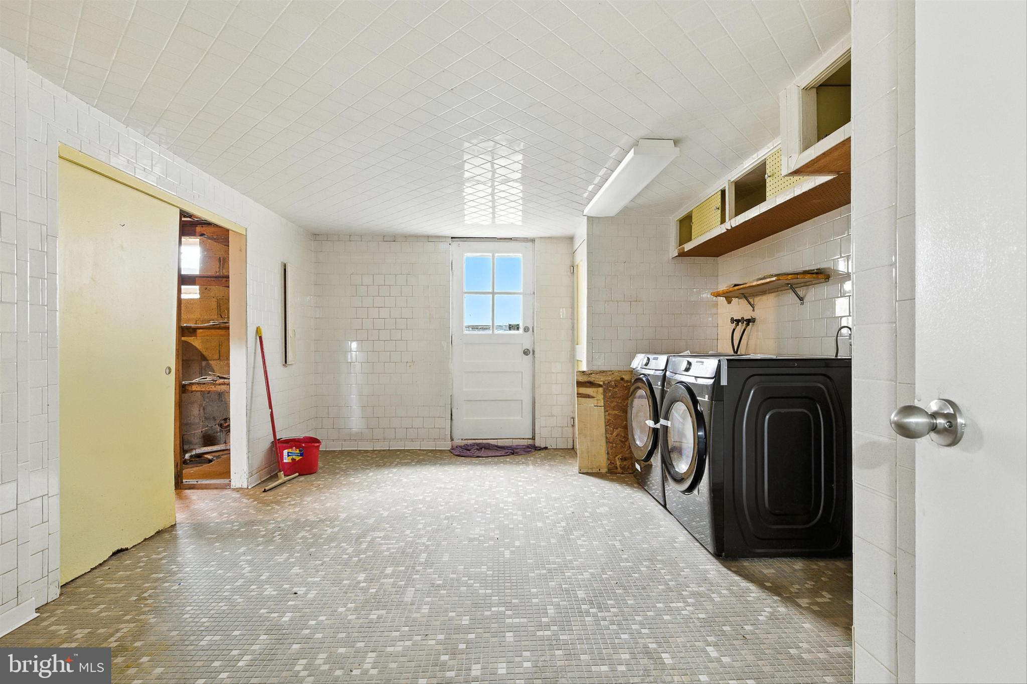 WINDSOR  MILL - Residential