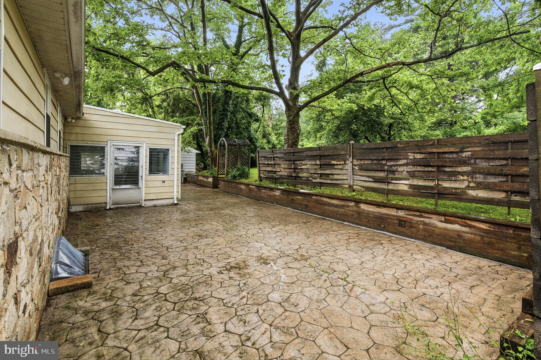 WINDSOR  MILL - Residential