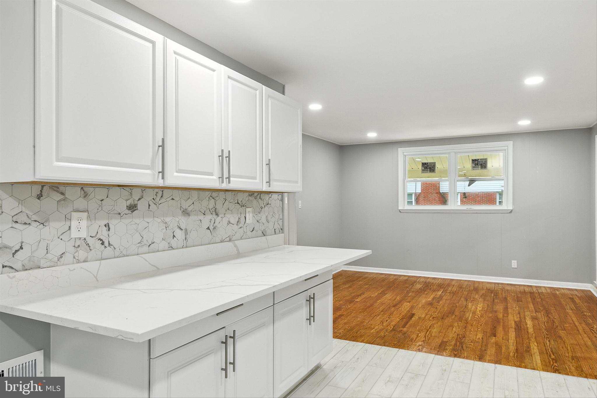 WINDSOR  MILL - Residential