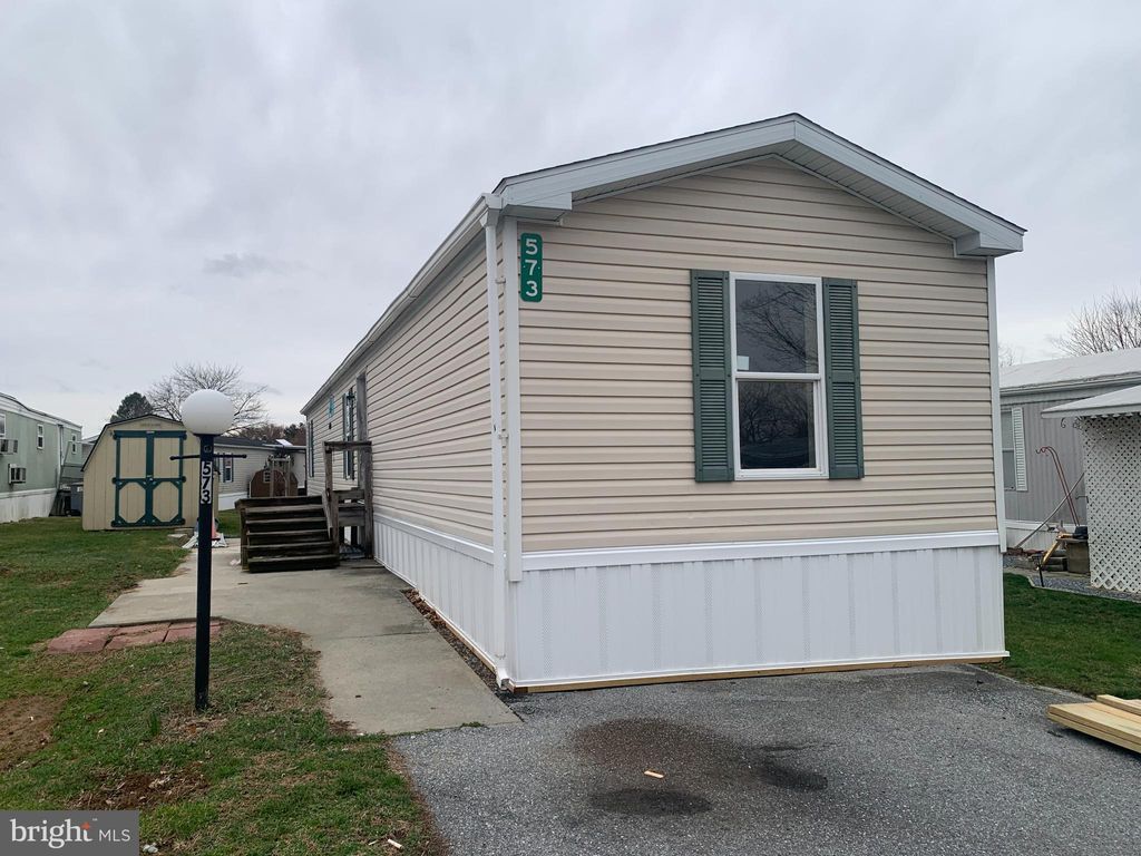 Photo of 573 Palm City Park Park, ANNVILLE, PA 17003 (MLS # PALN2025068)