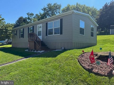 Photo of 708 Primrose Lane, EPHRATA, PA 17522 (MLS # PALA2075312)
