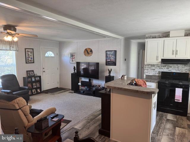 708 PRIMROSE LANE