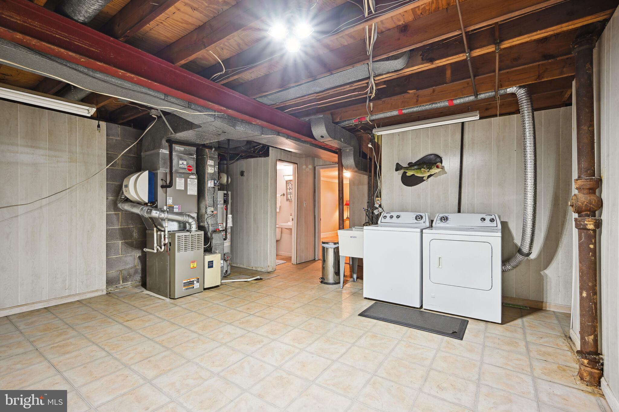 DIAMOND COURTS - Residential