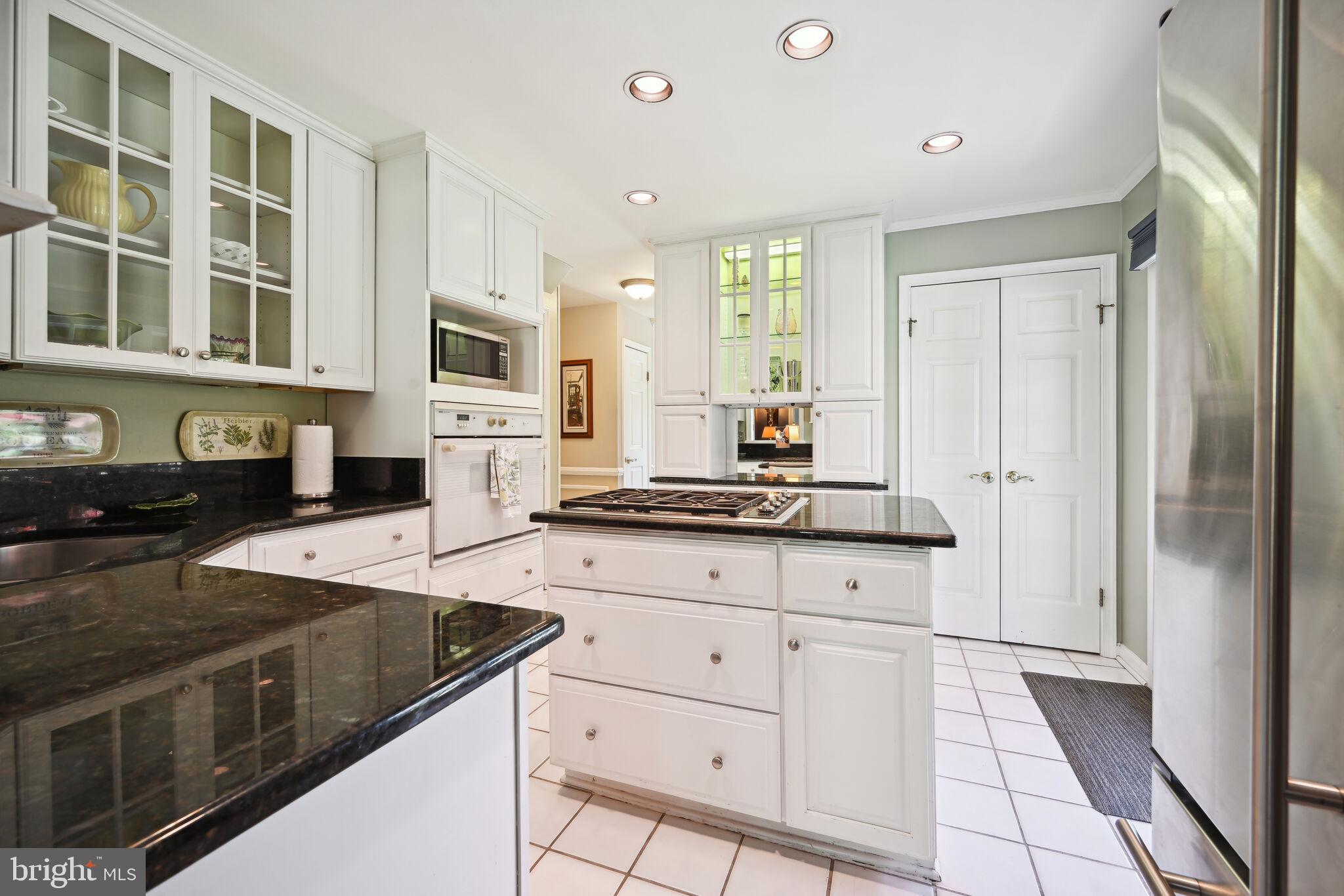 DIAMOND COURTS - Residential