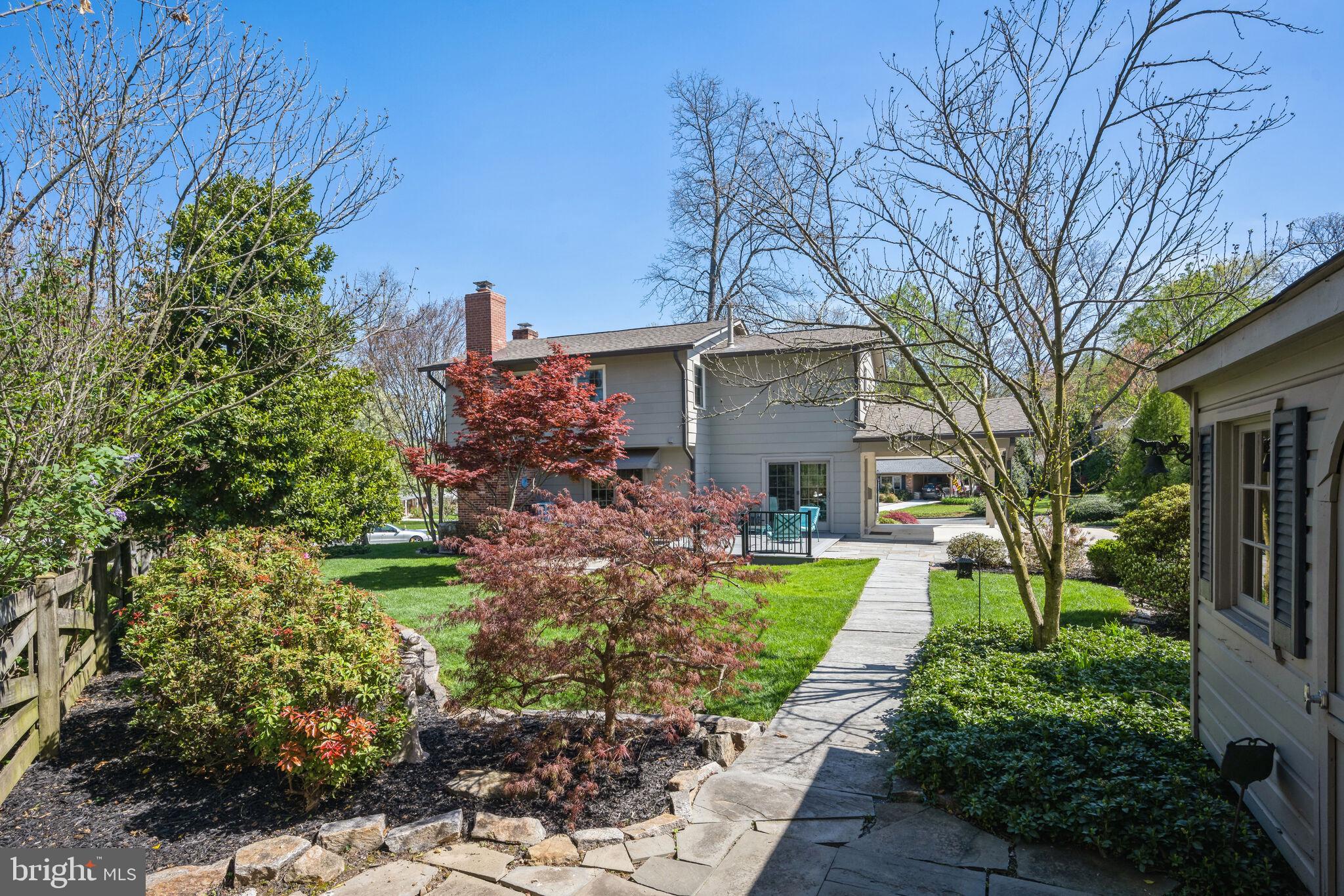 DIAMOND COURTS - Residential