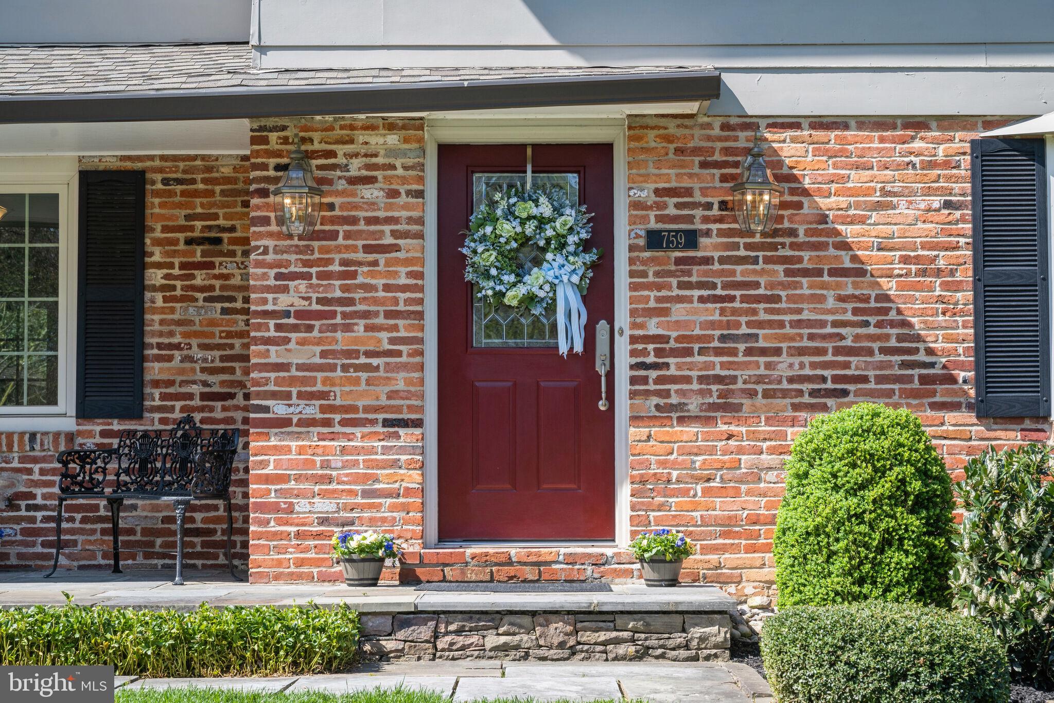 DIAMOND COURTS - Residential