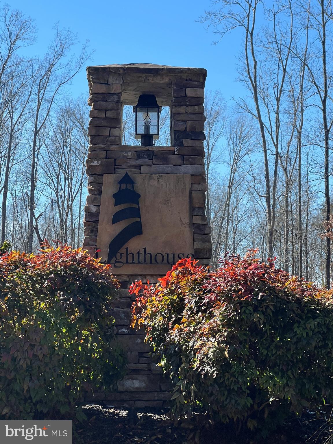 LIGHTHOUSE POINT - Land