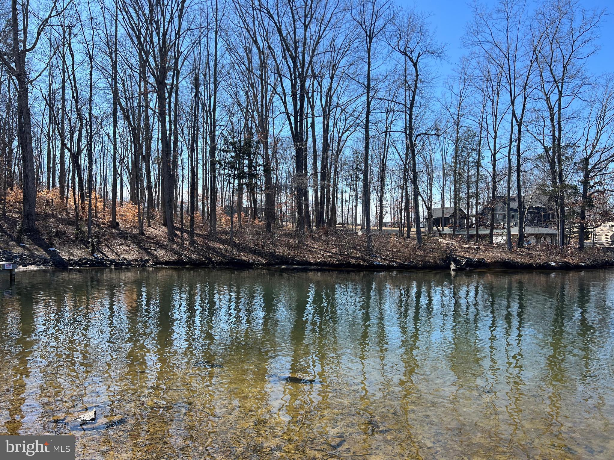 LIGHTHOUSE POINT - Land