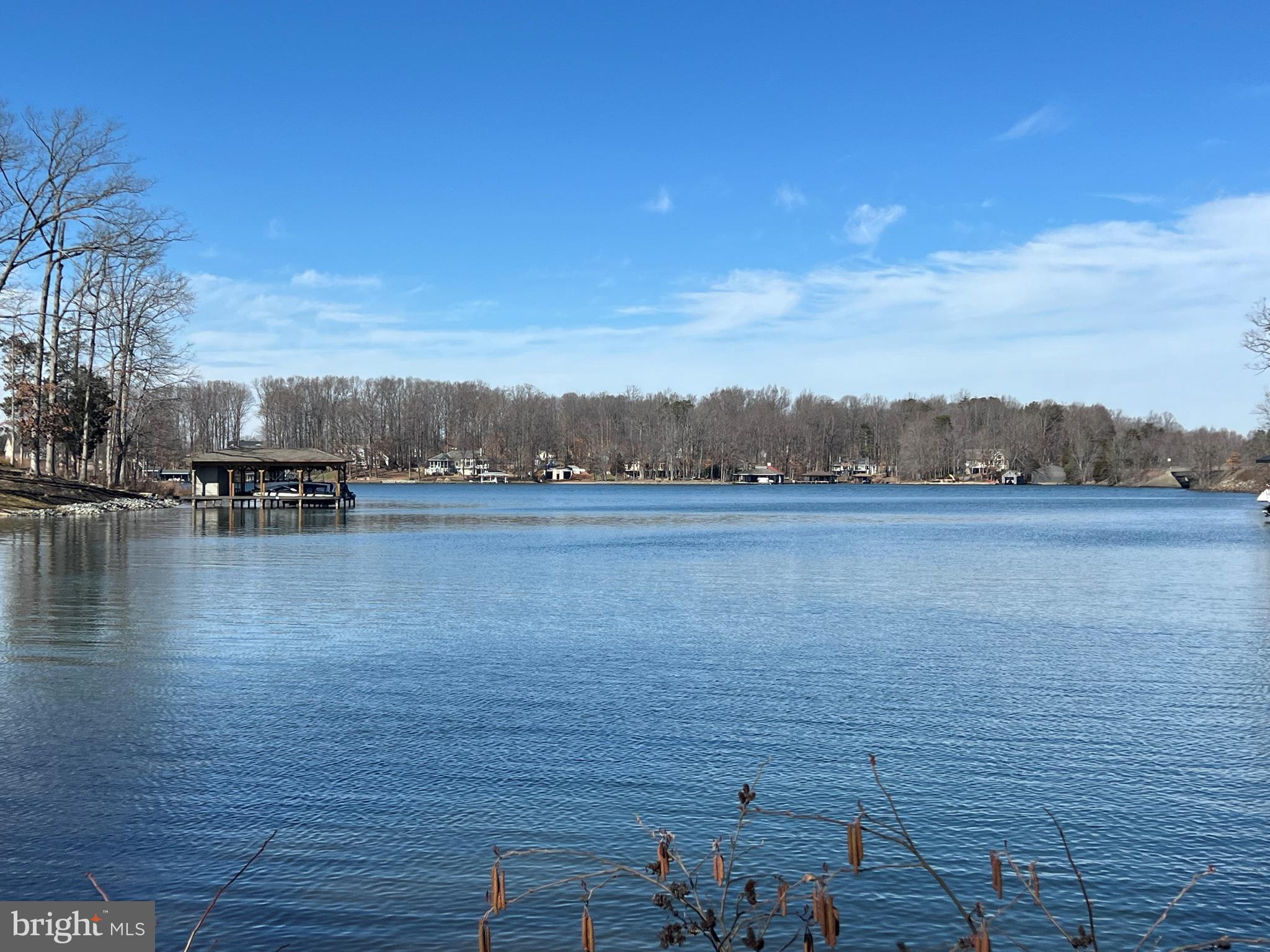 LIGHTHOUSE POINT - Land