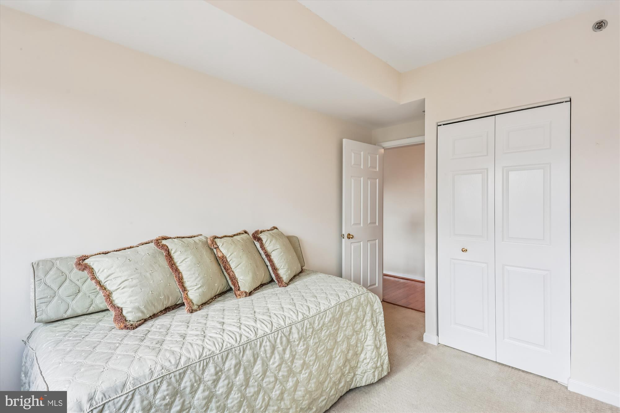 SOMERSET HOUSE - Residential