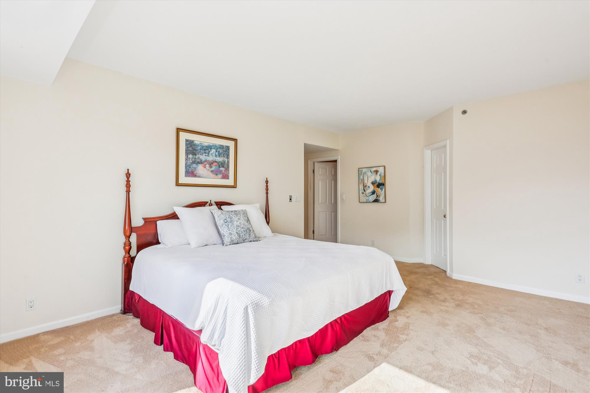 SOMERSET HOUSE - Residential