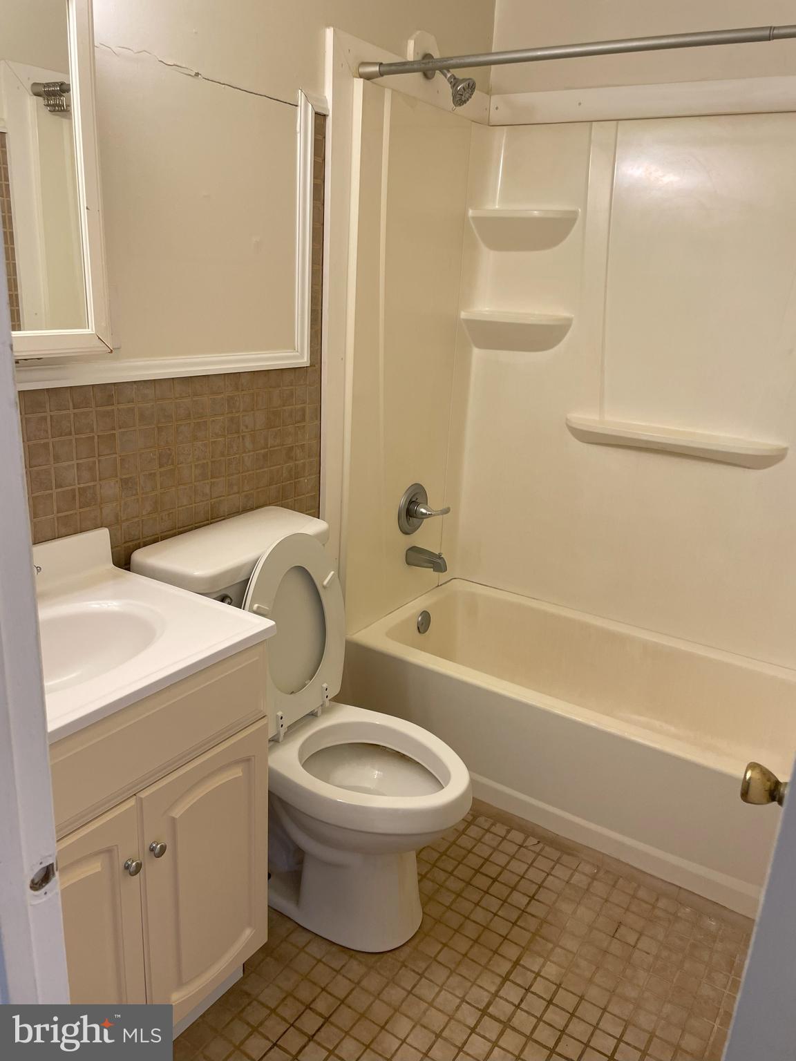 ART MUSEUM AREA - Residential Lease