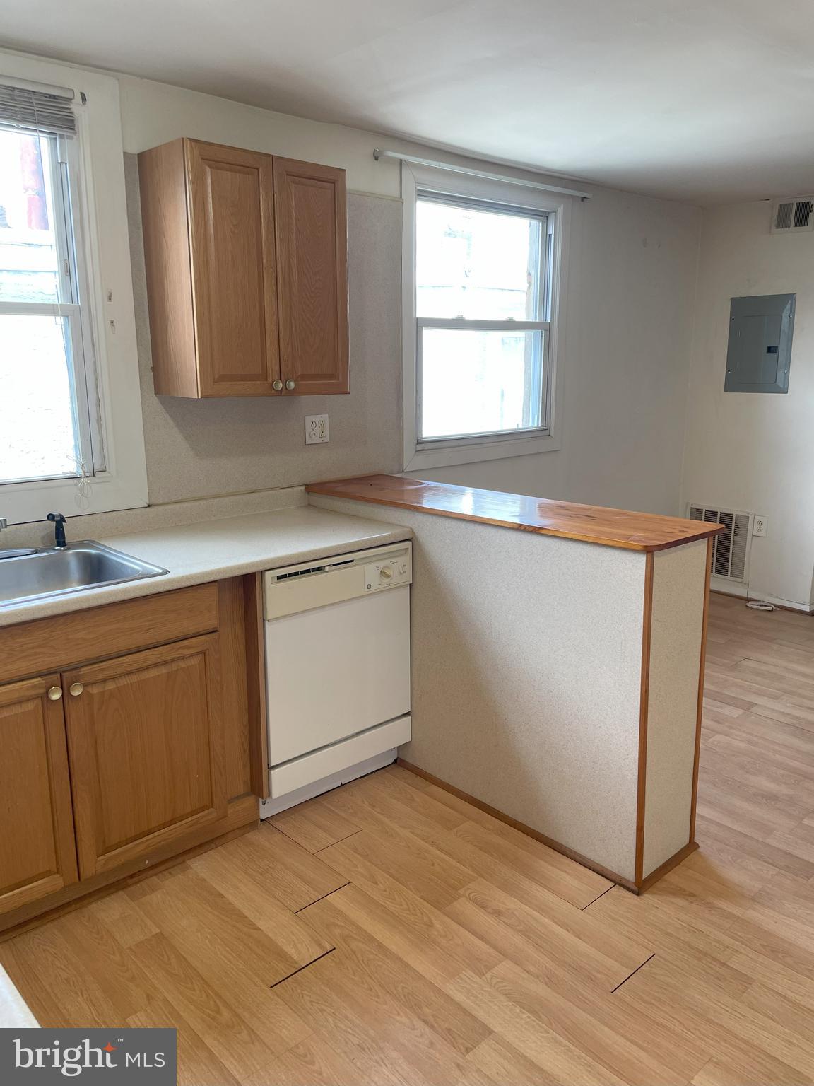 ART MUSEUM AREA - Residential Lease