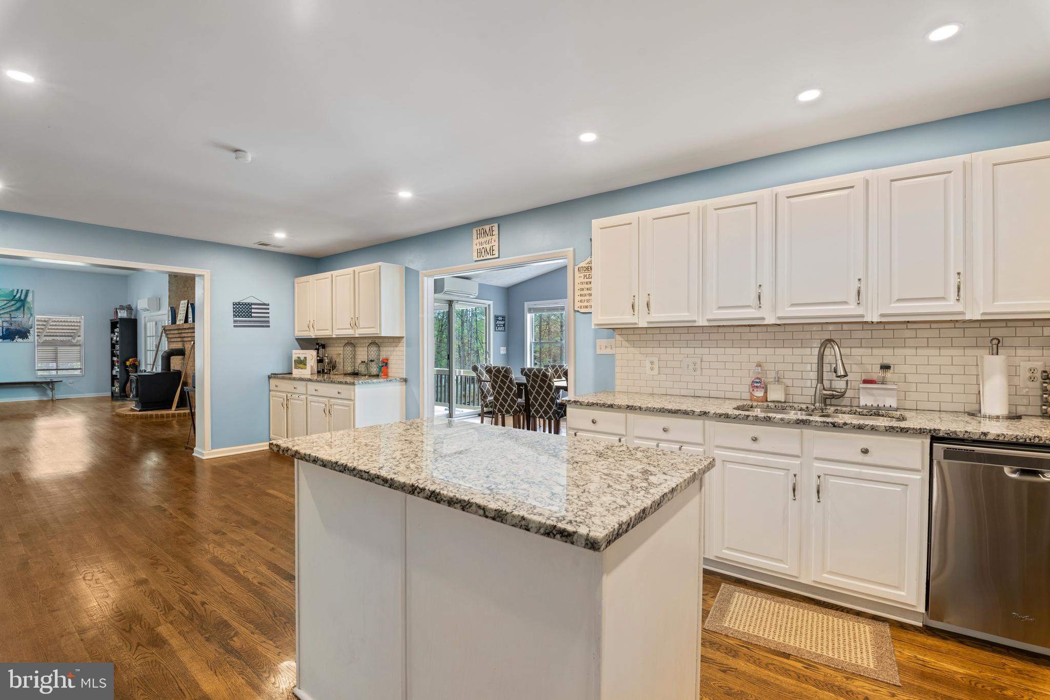 ROCKLAND CREEK ESTATES - Residential