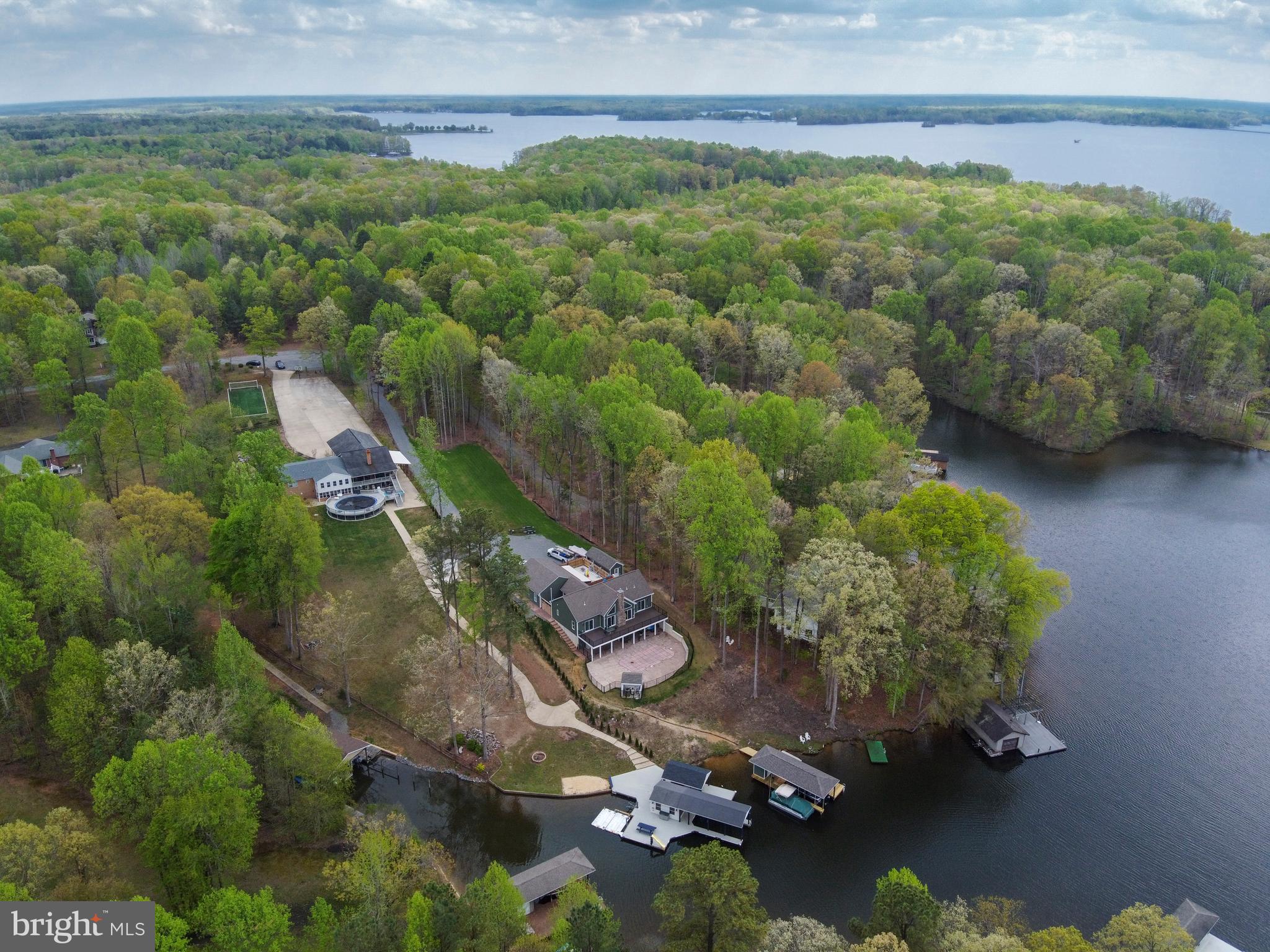 ROCKLAND CREEK ESTATES - Residential