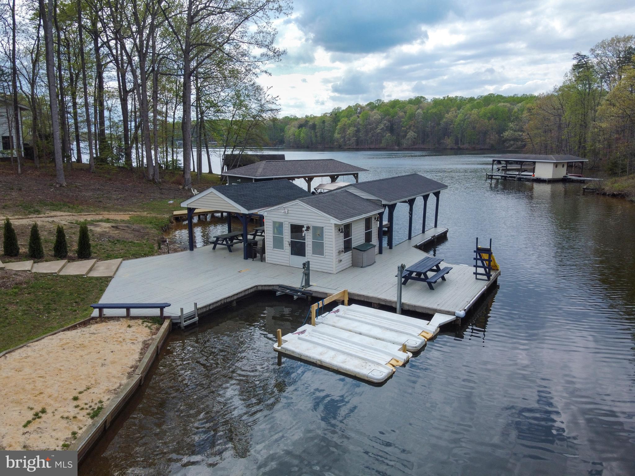 ROCKLAND CREEK ESTATES - Residential