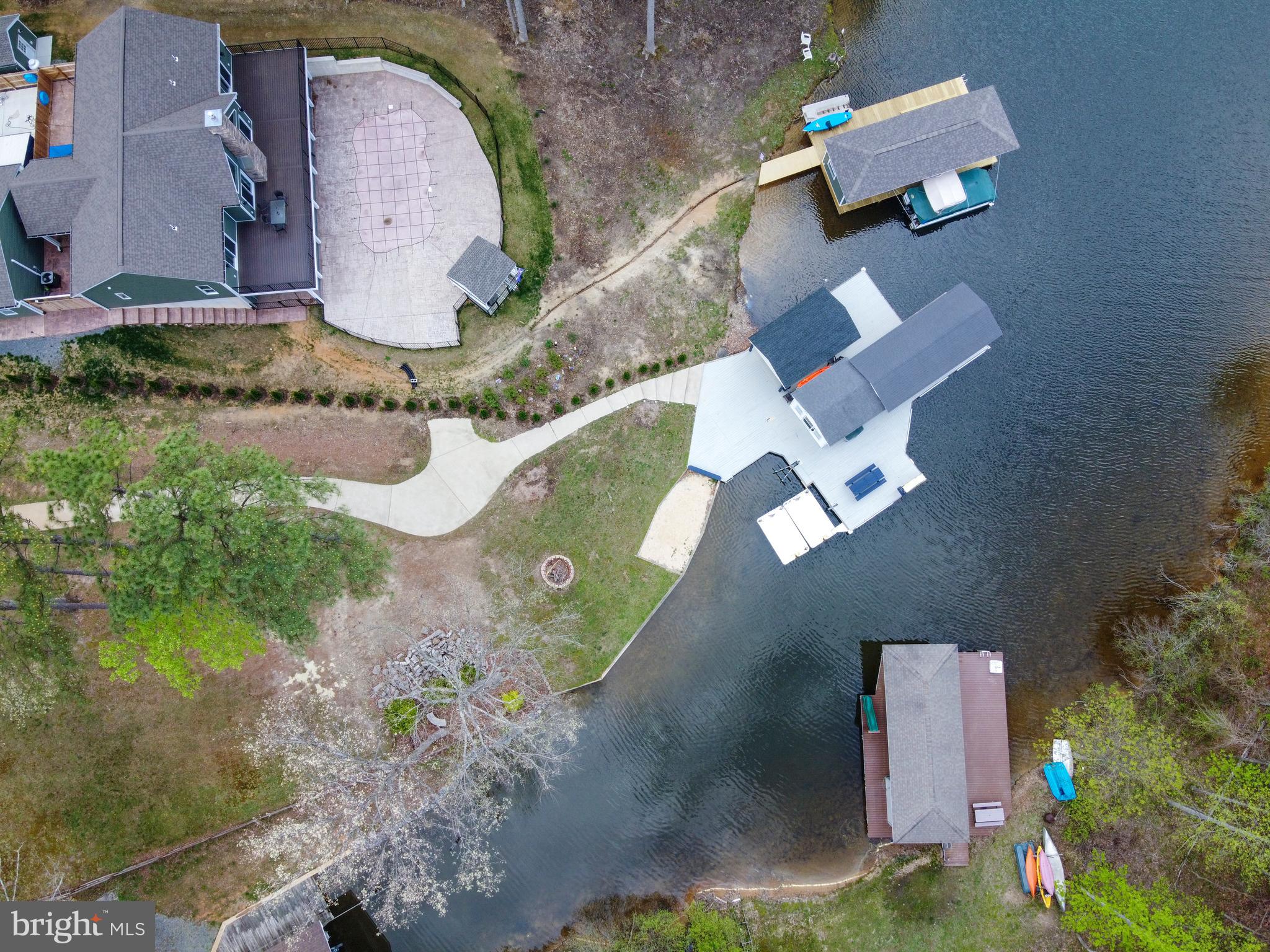 ROCKLAND CREEK ESTATES - Residential