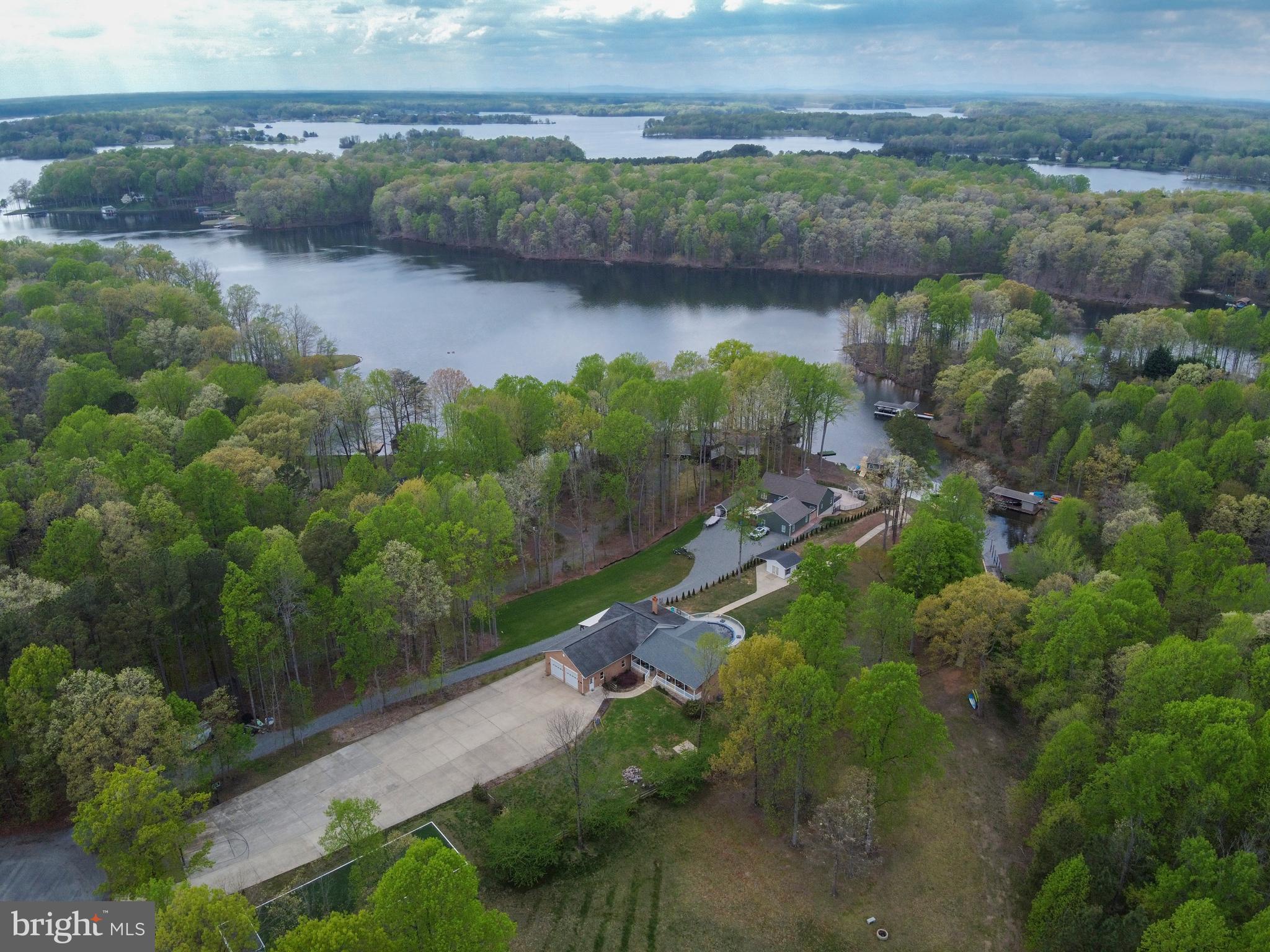 ROCKLAND CREEK ESTATES - Residential