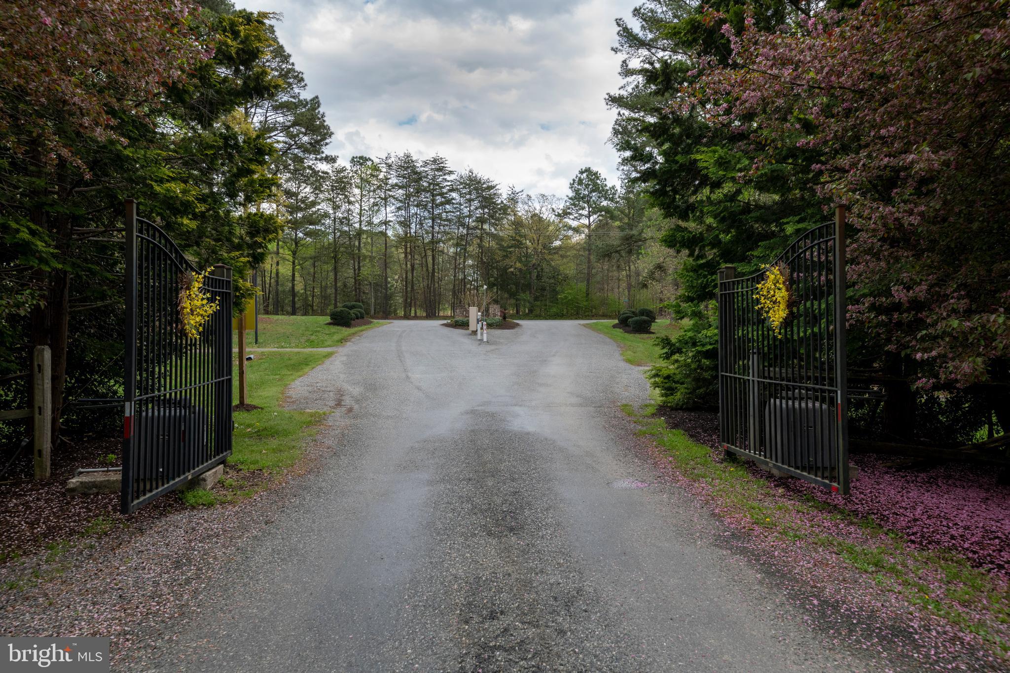 ROCKLAND CREEK ESTATES - Residential