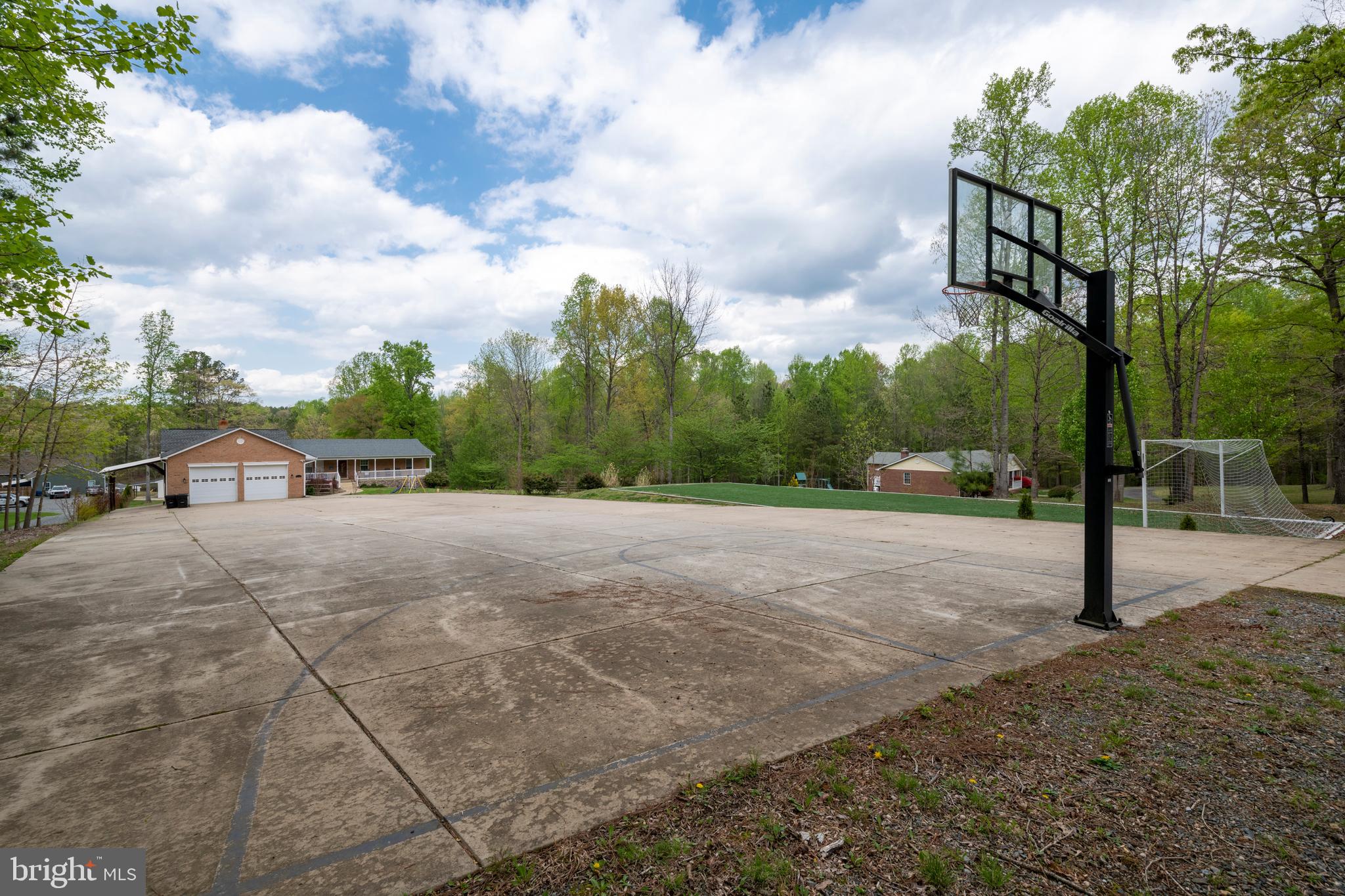 ROCKLAND CREEK ESTATES - Residential