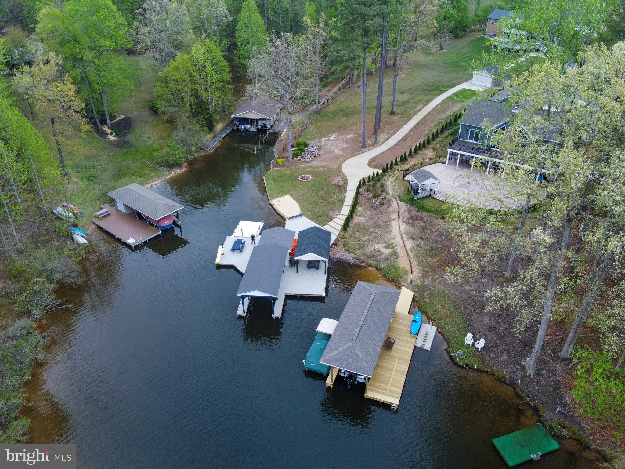 ROCKLAND CREEK ESTATES - Residential