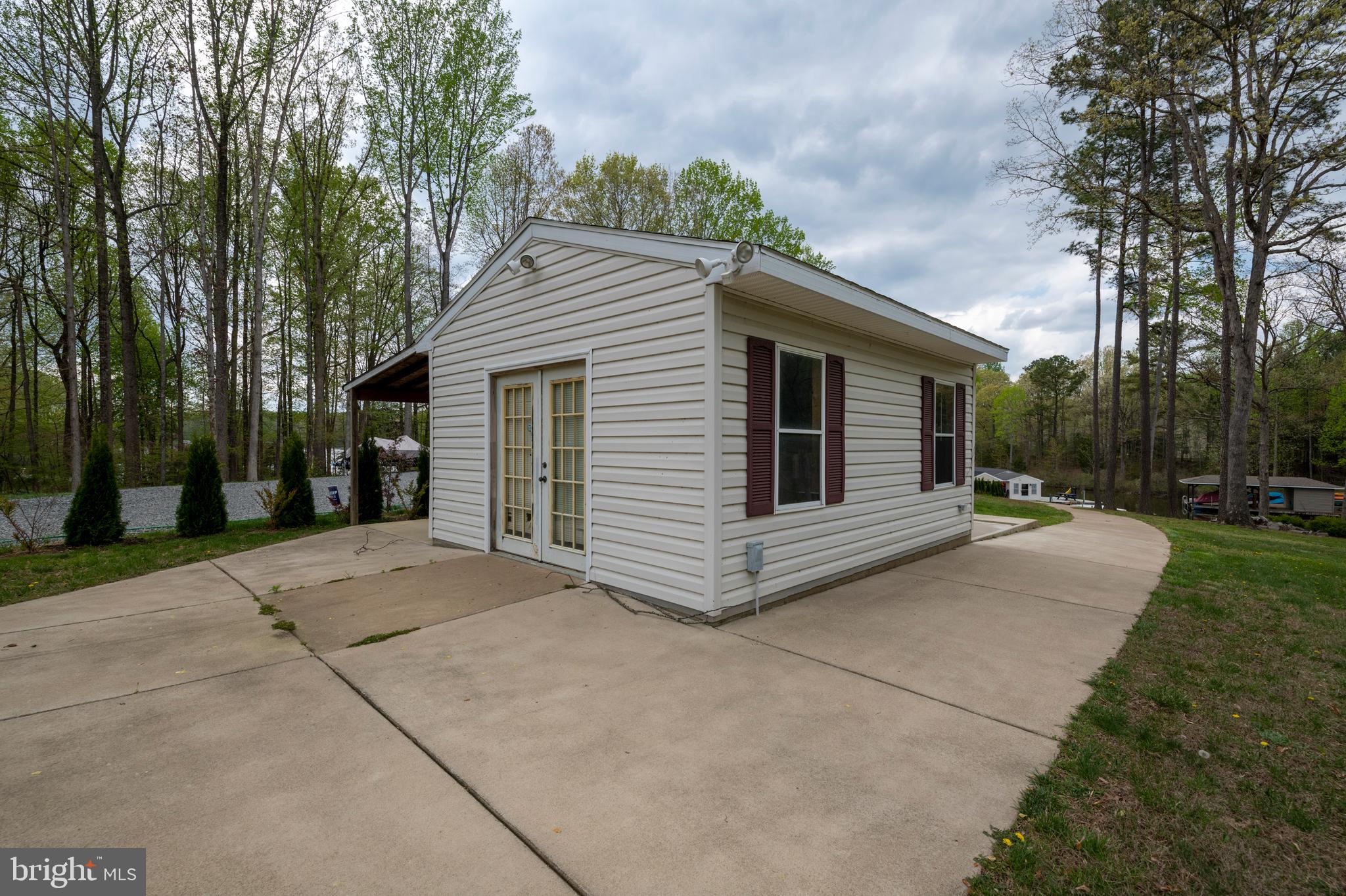 ROCKLAND CREEK ESTATES - Residential