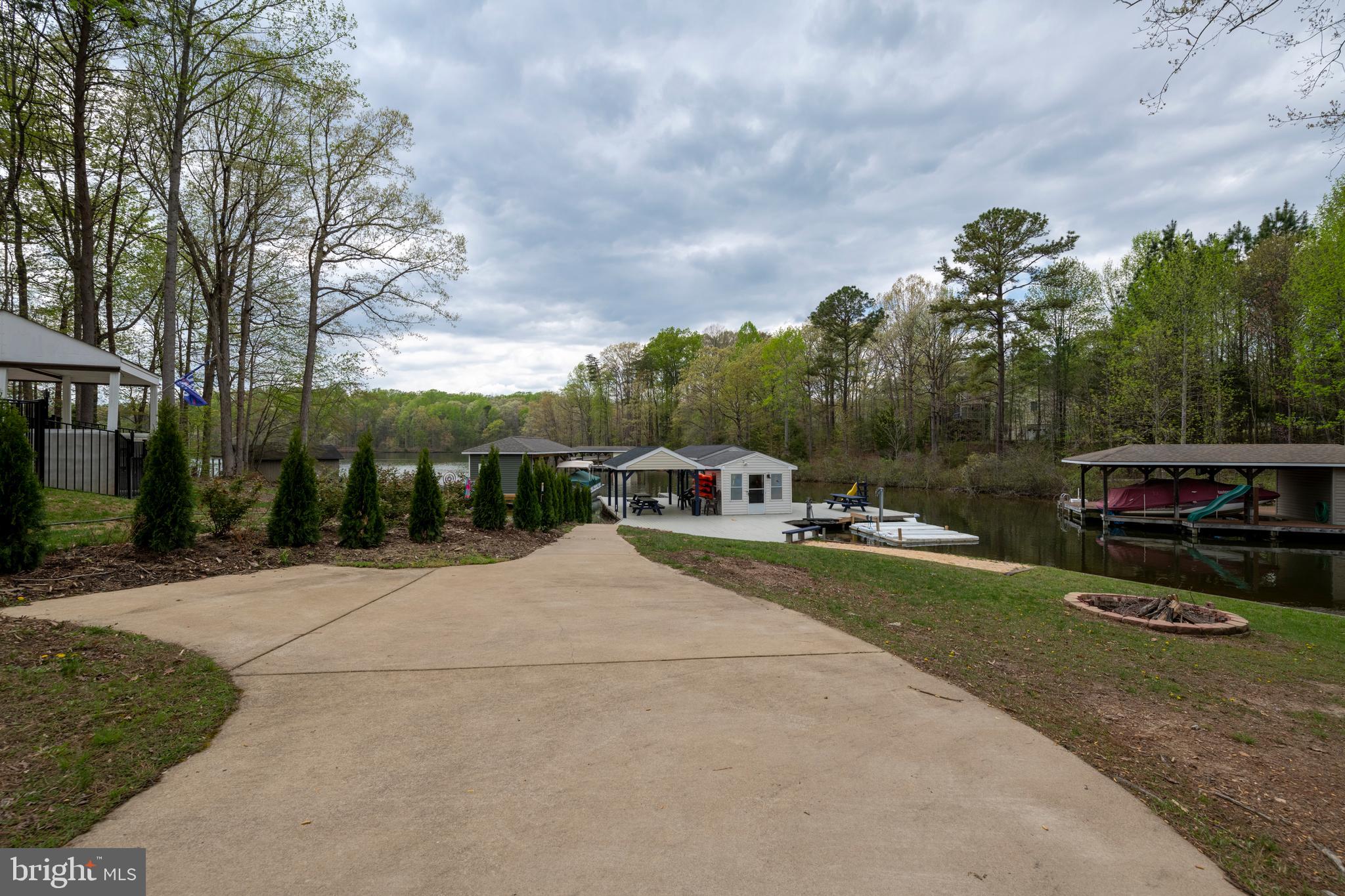 ROCKLAND CREEK ESTATES - Residential