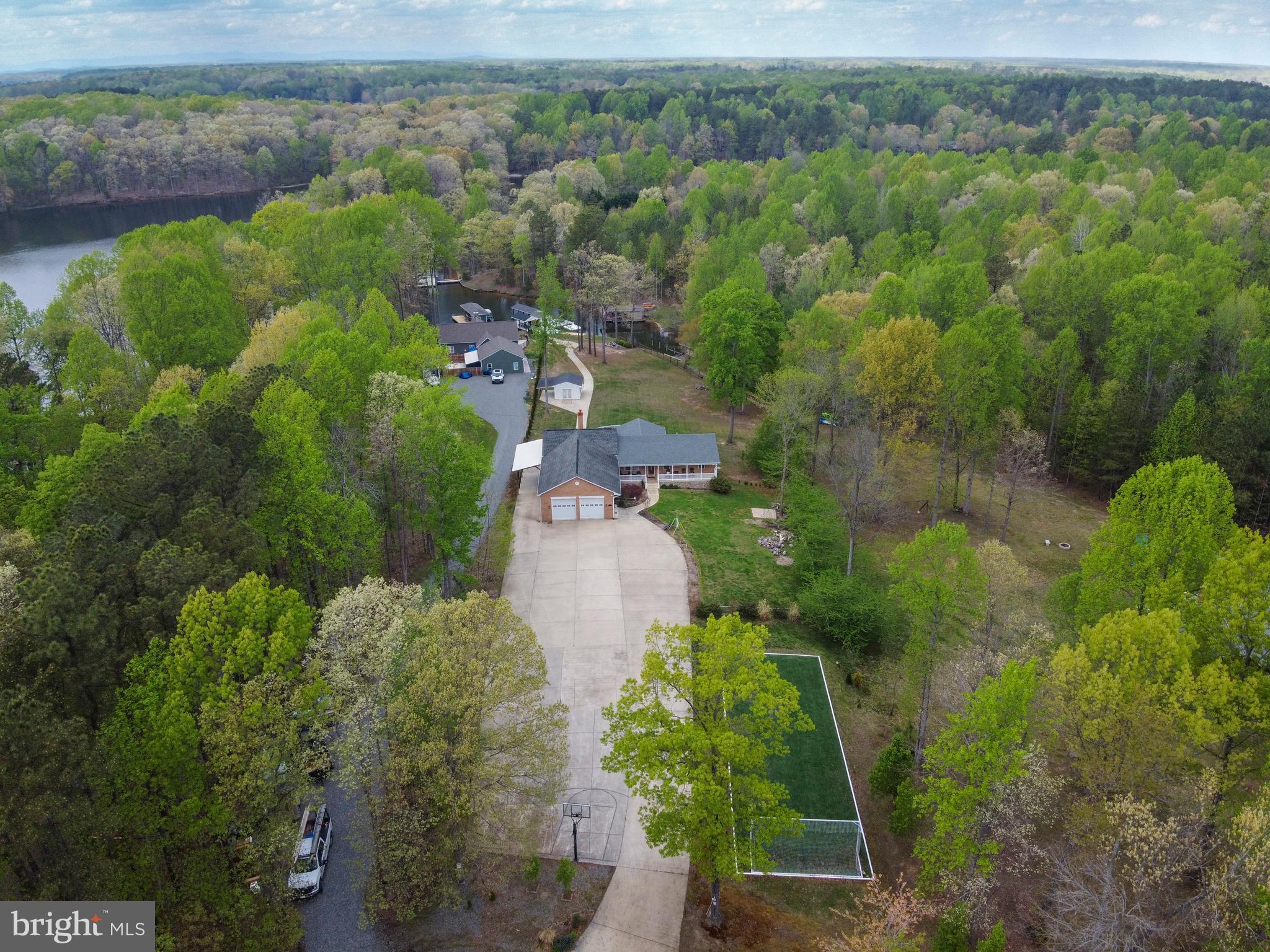 ROCKLAND CREEK ESTATES - Residential