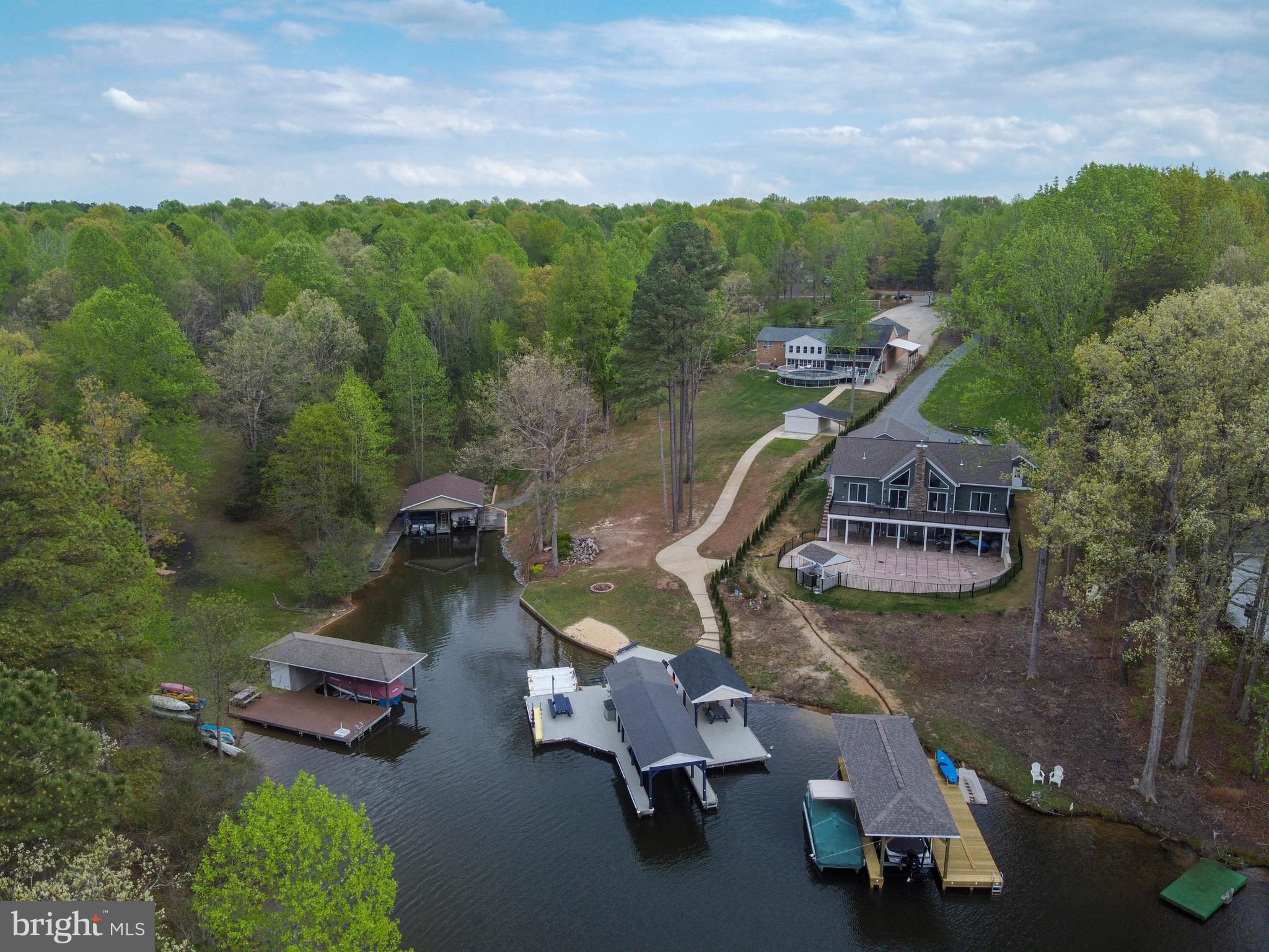 ROCKLAND CREEK ESTATES - Residential