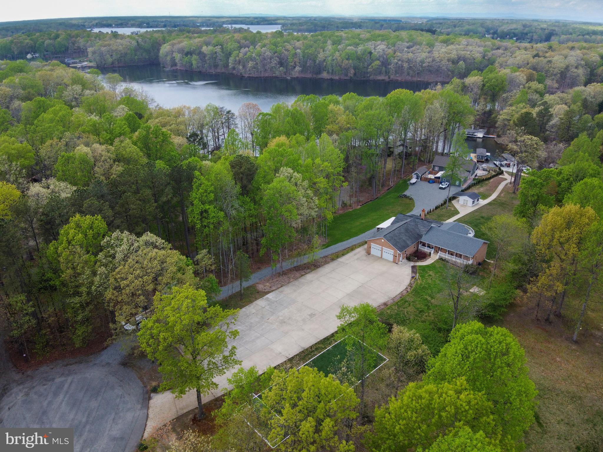 ROCKLAND CREEK ESTATES - Residential