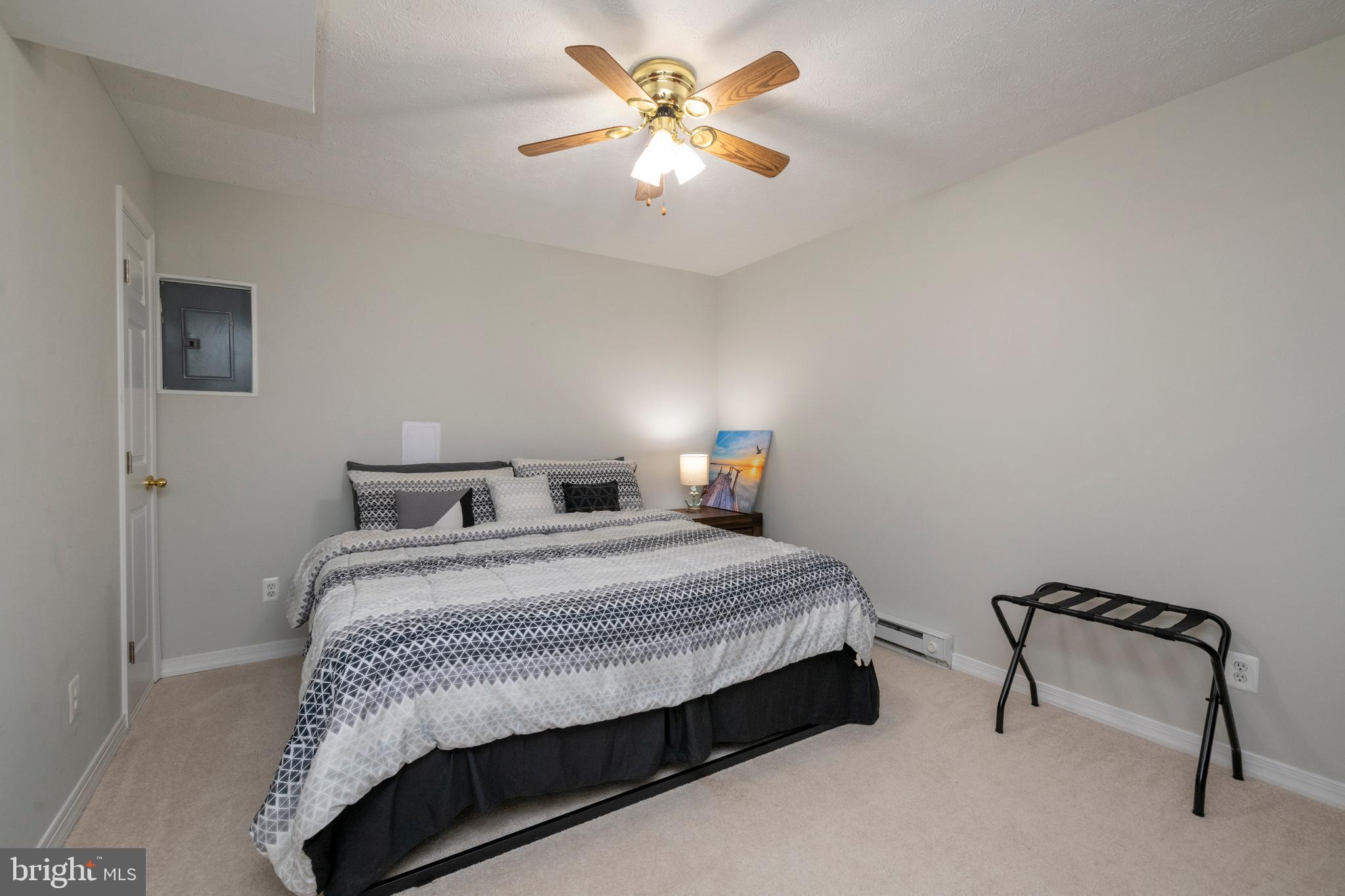 ROCKLAND CREEK ESTATES - Residential