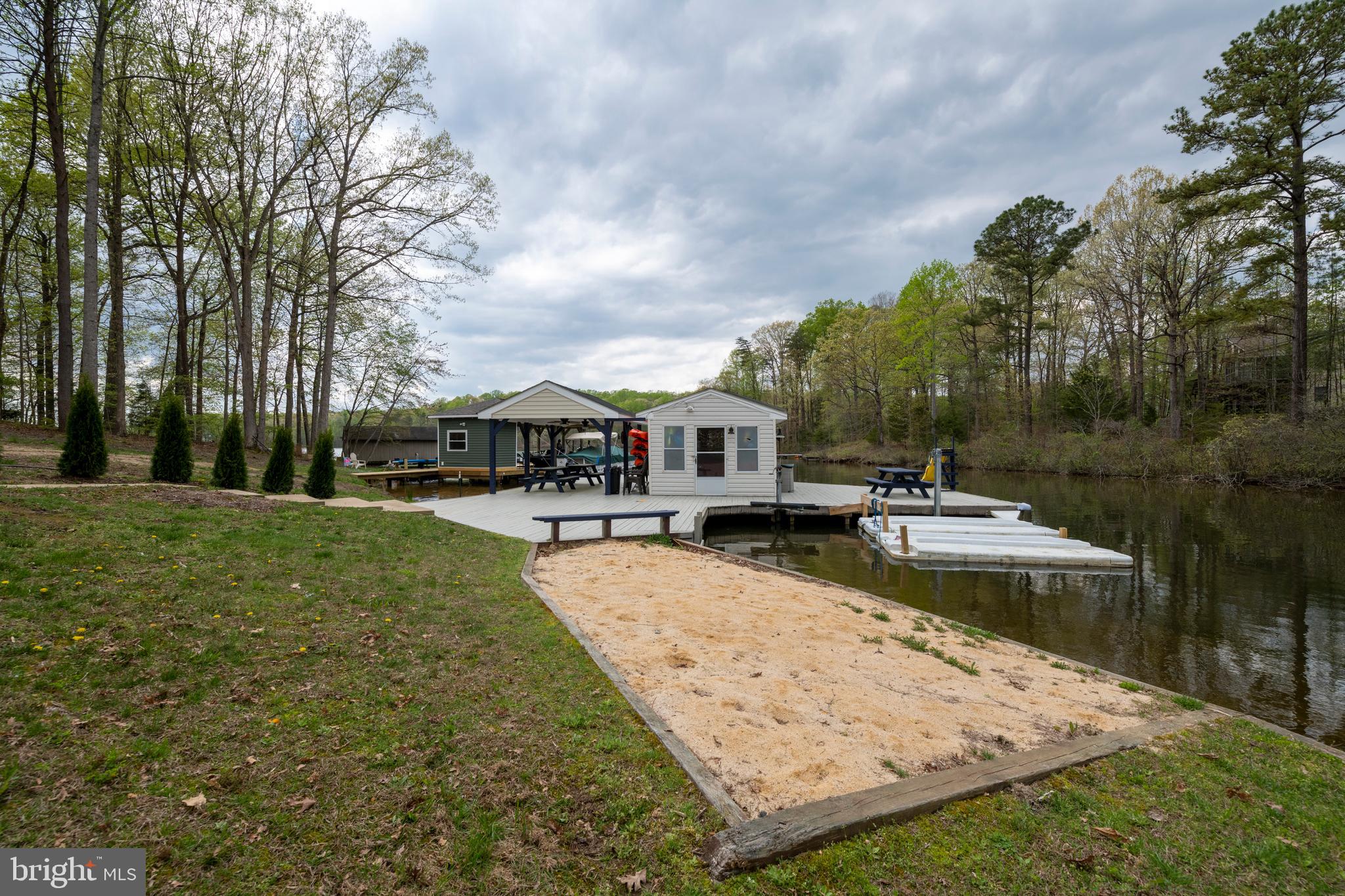 ROCKLAND CREEK ESTATES - Residential