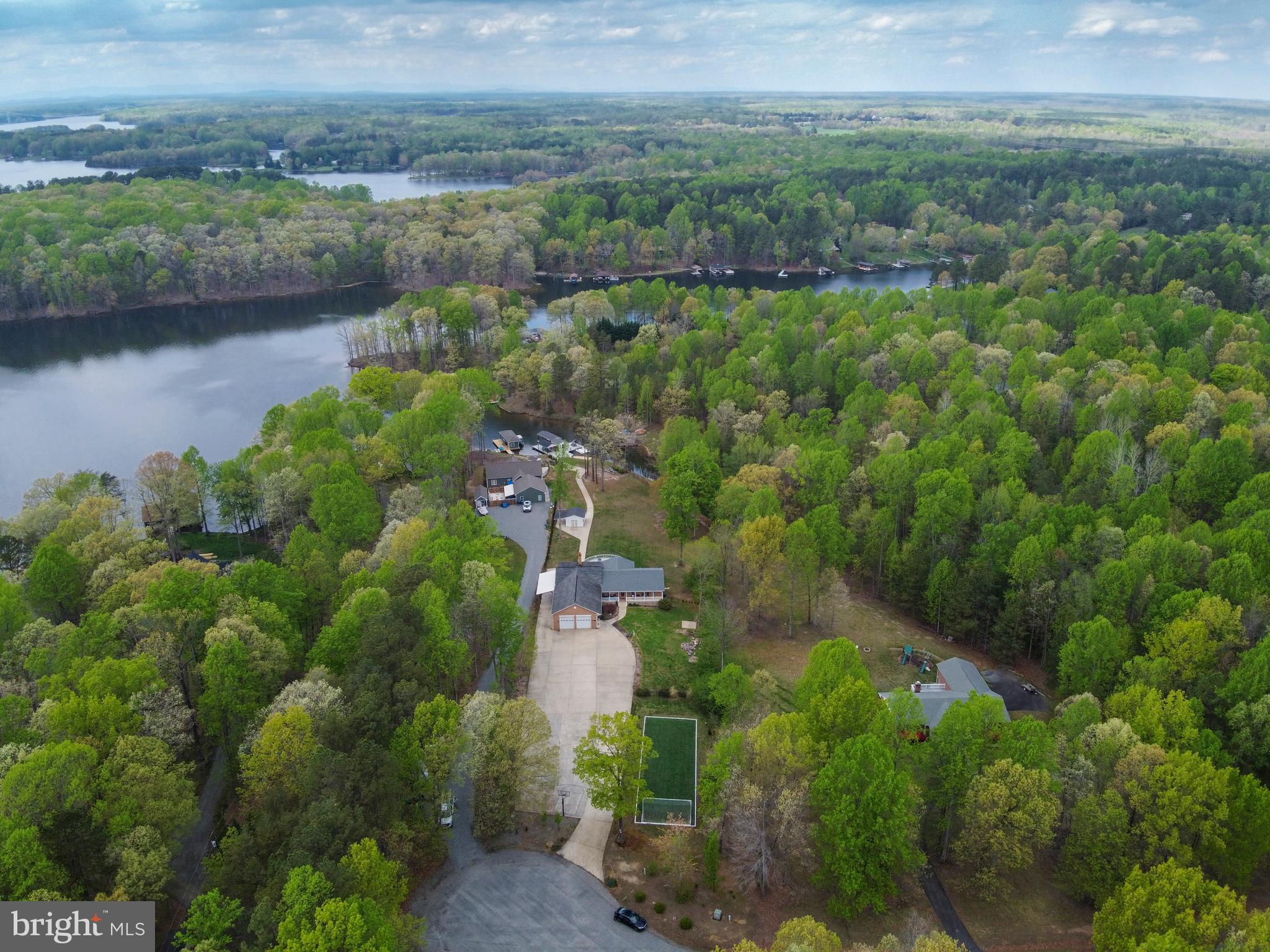 ROCKLAND CREEK ESTATES - Residential