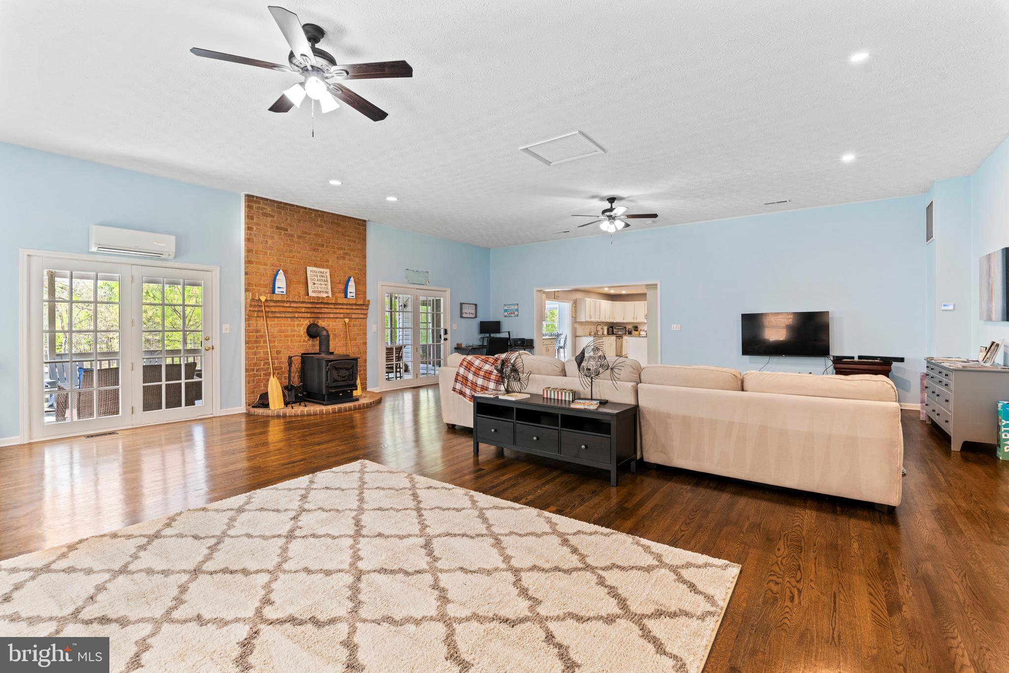 ROCKLAND CREEK ESTATES - Residential